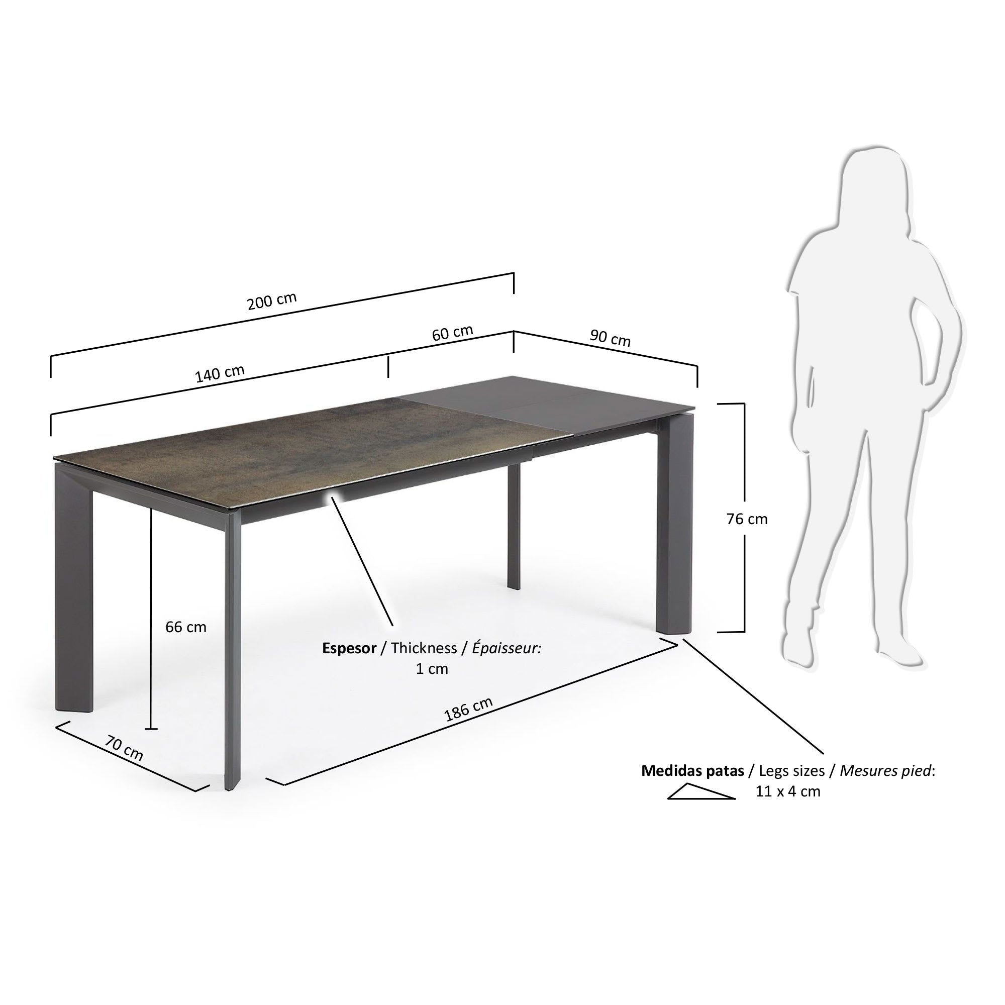 Eleganter Ausziehtisch mit robuster Feinsteinzeugplatte in Iron Moss und stabilen Stahlbeinen, ideal für stilvolle Esszimmer und gesellige Anlässe.