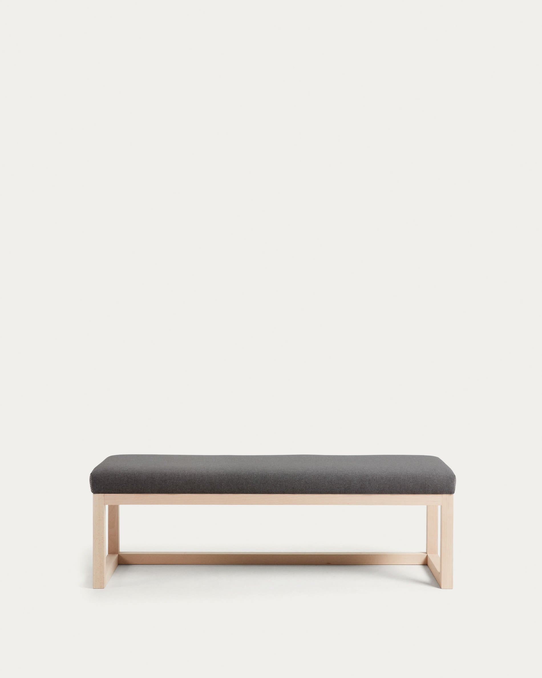 Stilvolle Polsterbank Loya, 128 cm, aus schwarzem Buchenholz, perfekt für modernes Wohnen und komfortables Sitzen.
