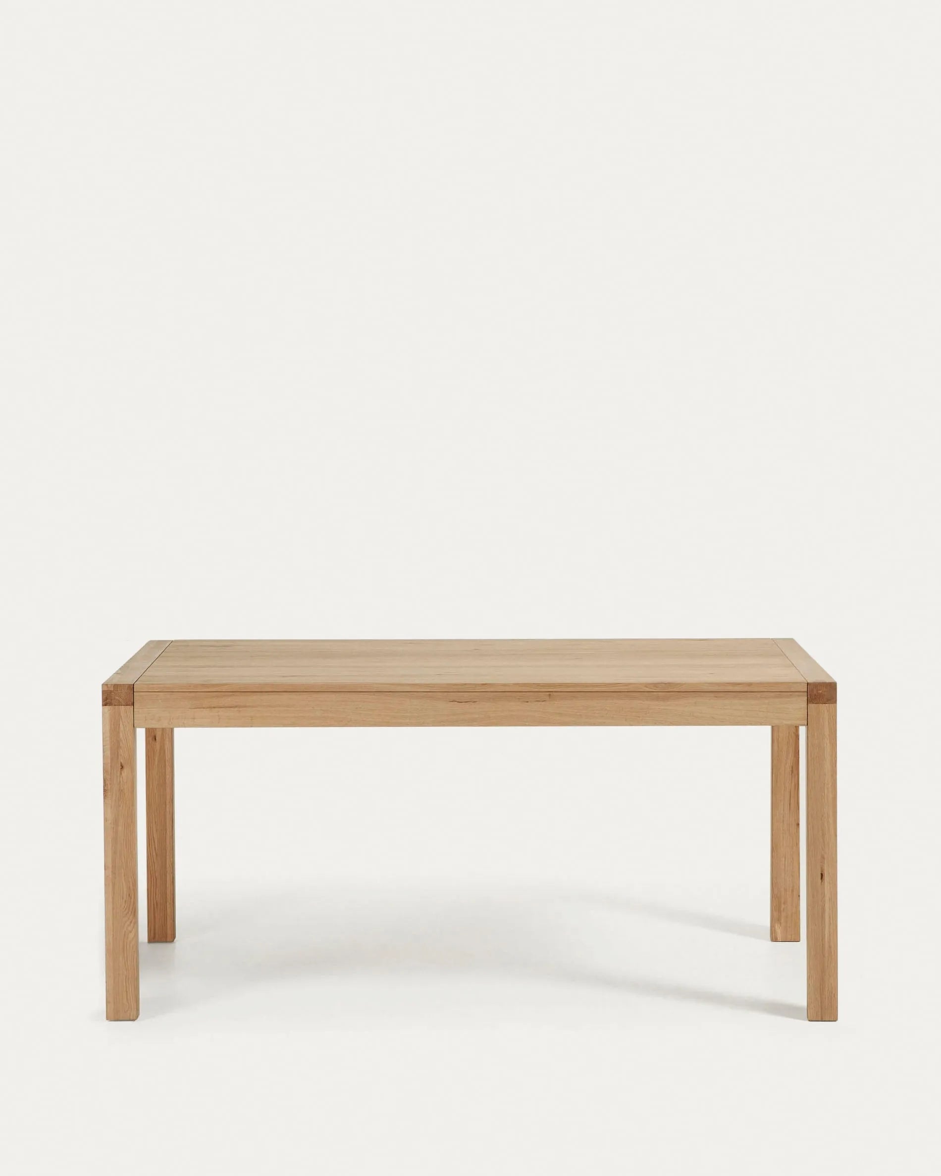 Moderner Briva Ausziehtisch aus Eichenfurnier, natürlich veredelt, 180-230x90 cm, perfekt für elegante Wohnräume.
