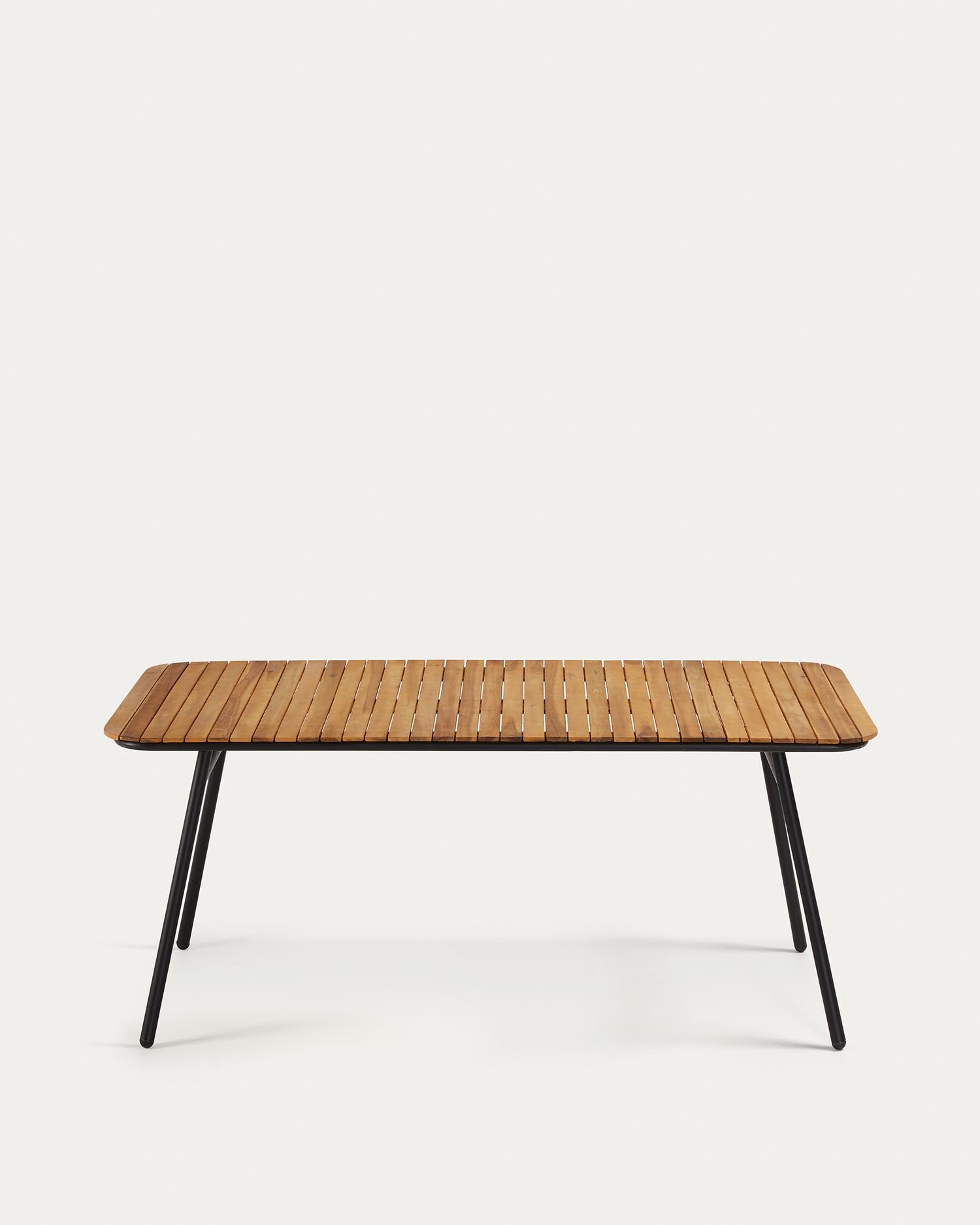 Eleganter Soumaya Tisch aus robustem Akazienholz und stabilen Stahlbeinen, FSC-zertifiziert, perfekt für gesellige Momente im Freien.