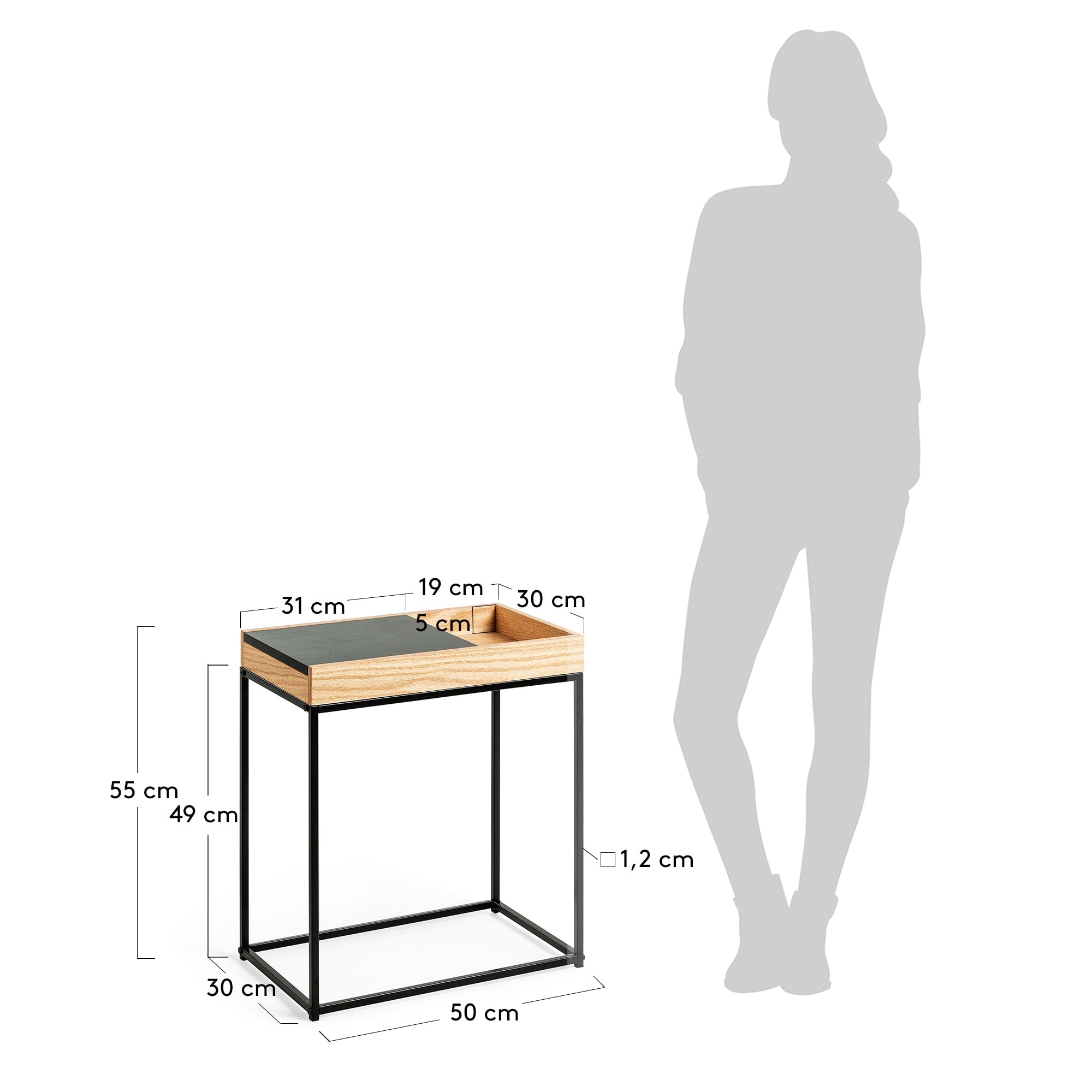 Stilvoller Beistelltisch aus Eichenfurnier mit robusten Metallfüssen. Perfekt für jeden Raum, platzsparend und funktional.