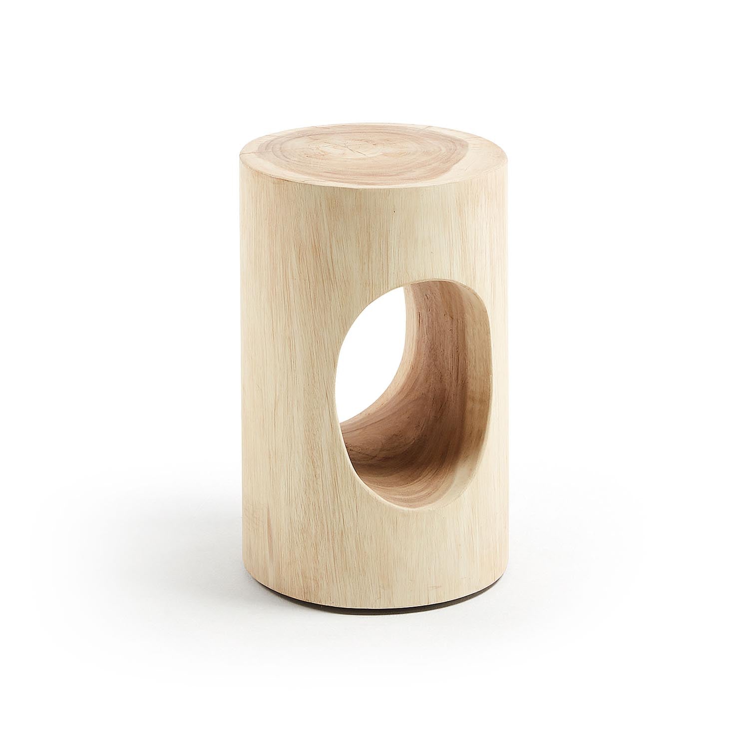 Entdecken Sie den Halker Beistelltisch Ø 30 cm von Kave Home – aus 100% Regenbaum-Holz, stilvoll, langlebig und umweltfreundlich. Ideal für Ihr Zuhause!