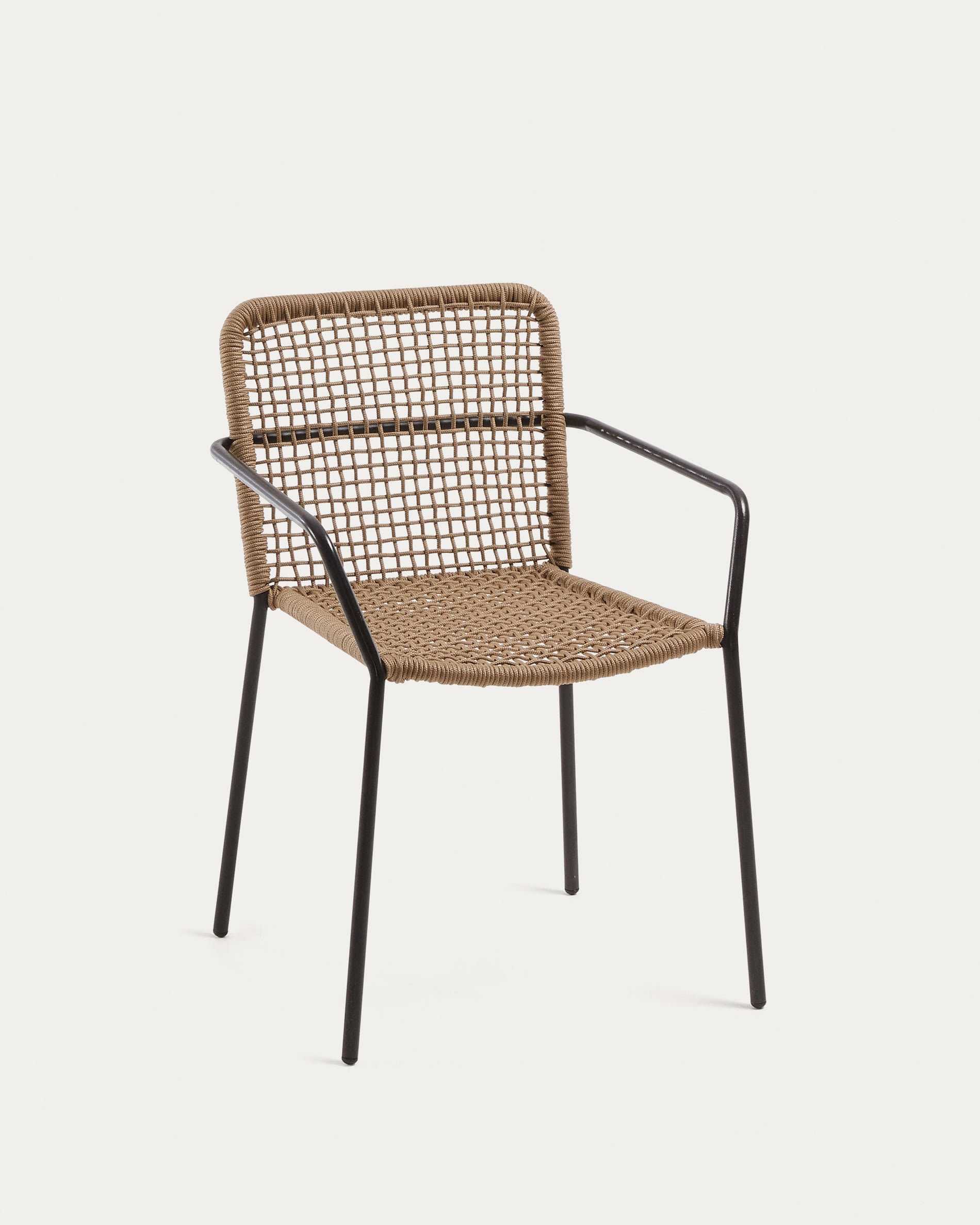 3D-Modell des Ellen Stuhls: Beige Seil, verzinkter Stahl, stapelbar, wetterfest, ideal für Garten und Terrasse.