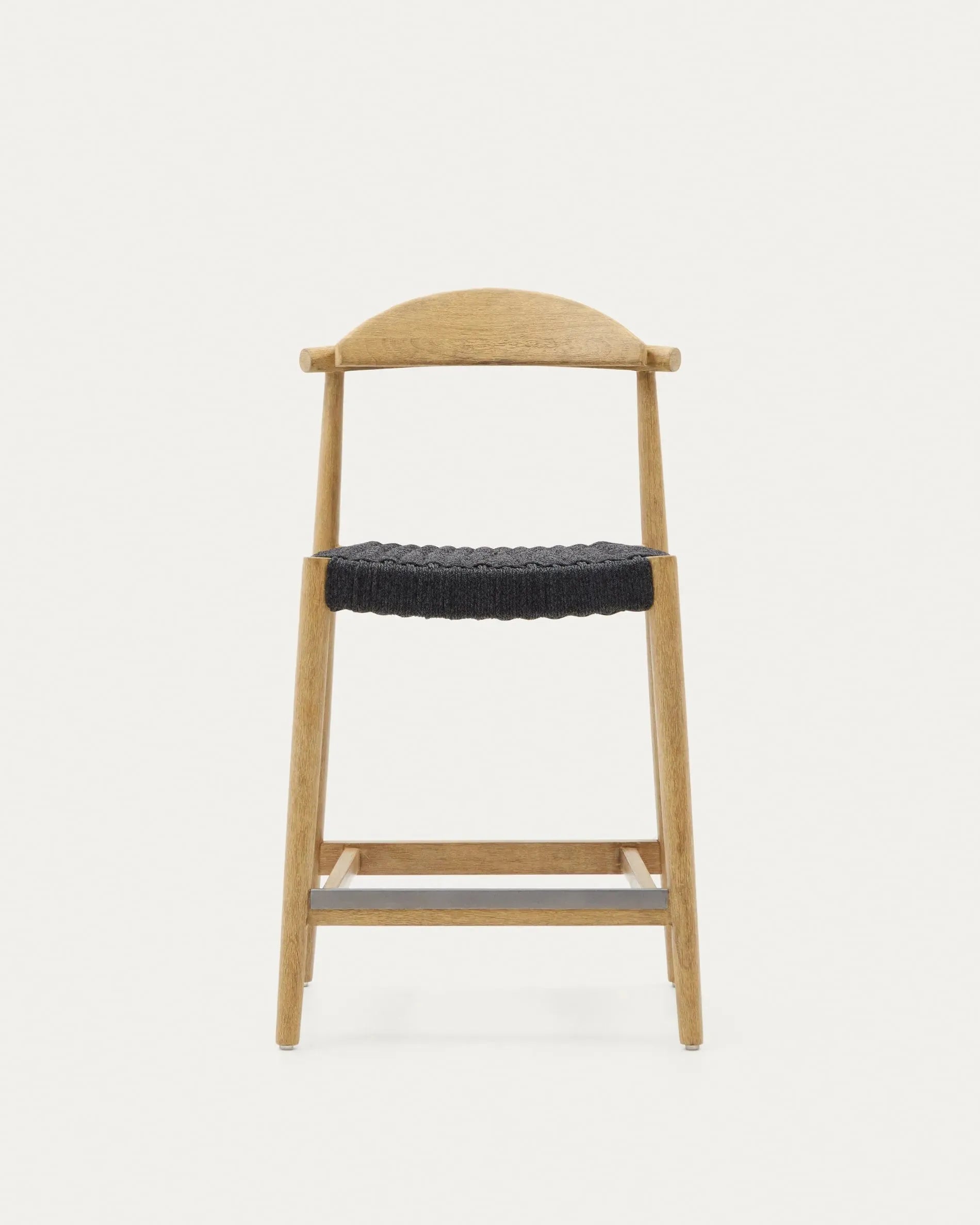 Eleganter Hocker aus Akazienholz mit natürlichem Finish, schwarzem Seil, 62 cm hoch, FSC-zertifiziert, nachhaltig und modern.