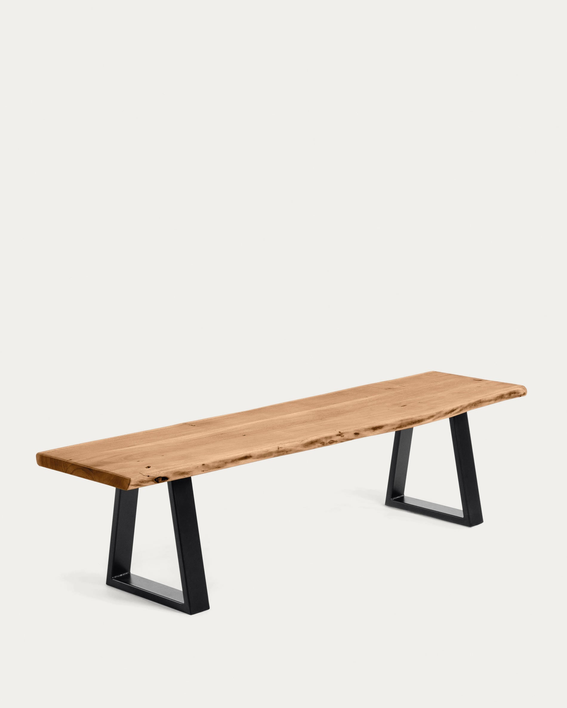 3D-Modell der Alaia Bank: Akazienholz-Sitzfläche, schwarze Stahlbeine, 140 cm, modernes Design für Esszimmer und Flur.
