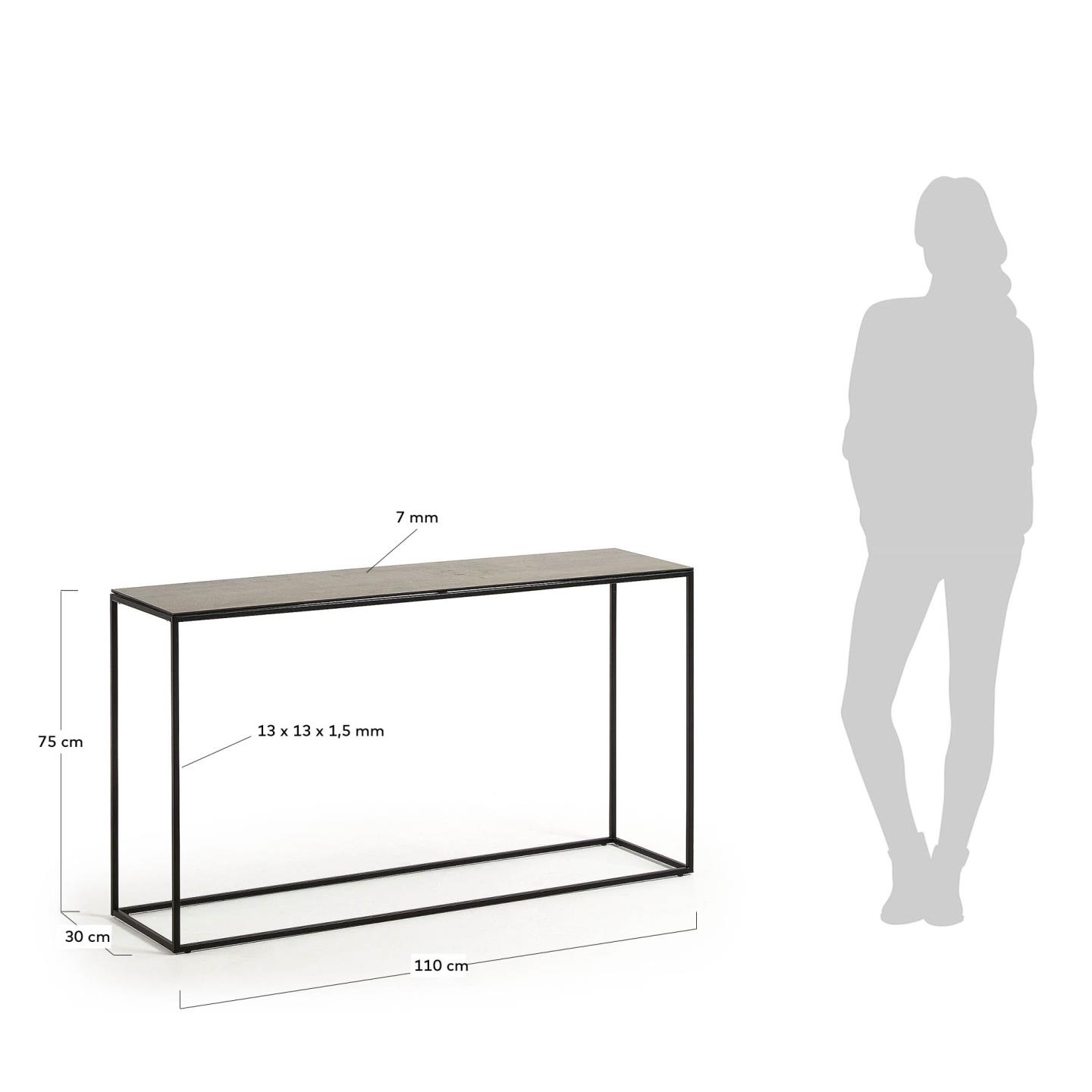 Moderner Konsolentisch von Kave Home, 110 x 75 cm, aus langlebigem Feinsteinzeug und stabilem Stahlgestell – ideal für stilvolle Räume.