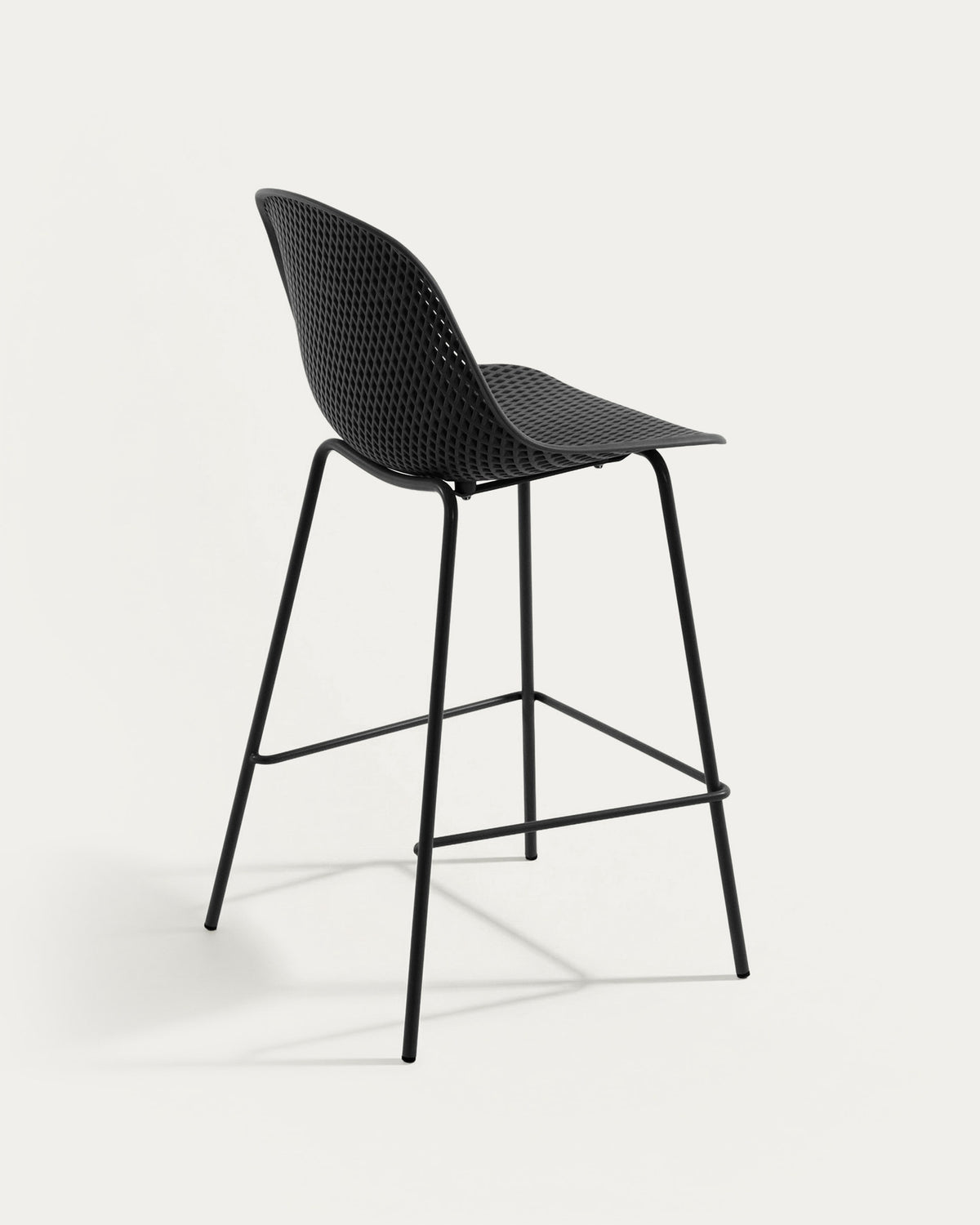 Outdoor Hocker Quinby grau Höhe 75 cm in Grau präsentiert im Onlineshop von KAQTU Design AG. Outdoor-Barstuhl ist von Kave Home