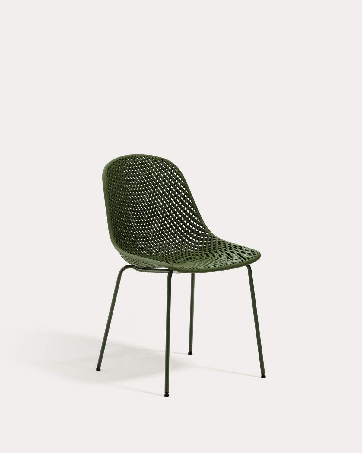 Outdoor-Stuhl Quinby mit grünen Stahlbeinen in Dunkelgrün präsentiert im Onlineshop von KAQTU Design AG. Gartenstuhl ist von Kave Home