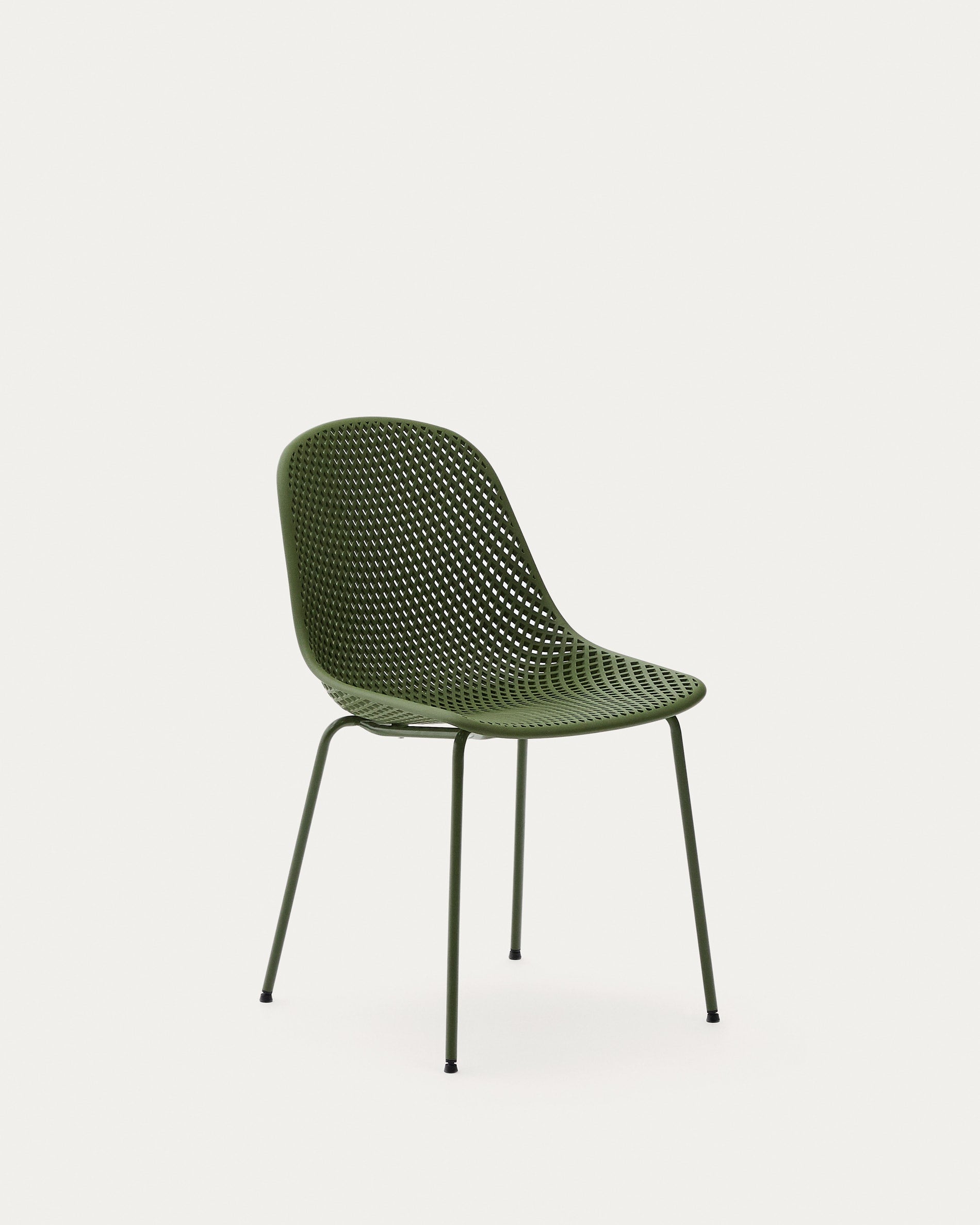 Eleganter Outdoor-Stuhl Quinby: grüne Stahlbeine, recycelbarer Kunststoff, wetterfest, stapelbar, ideal für Garten und Balkon.