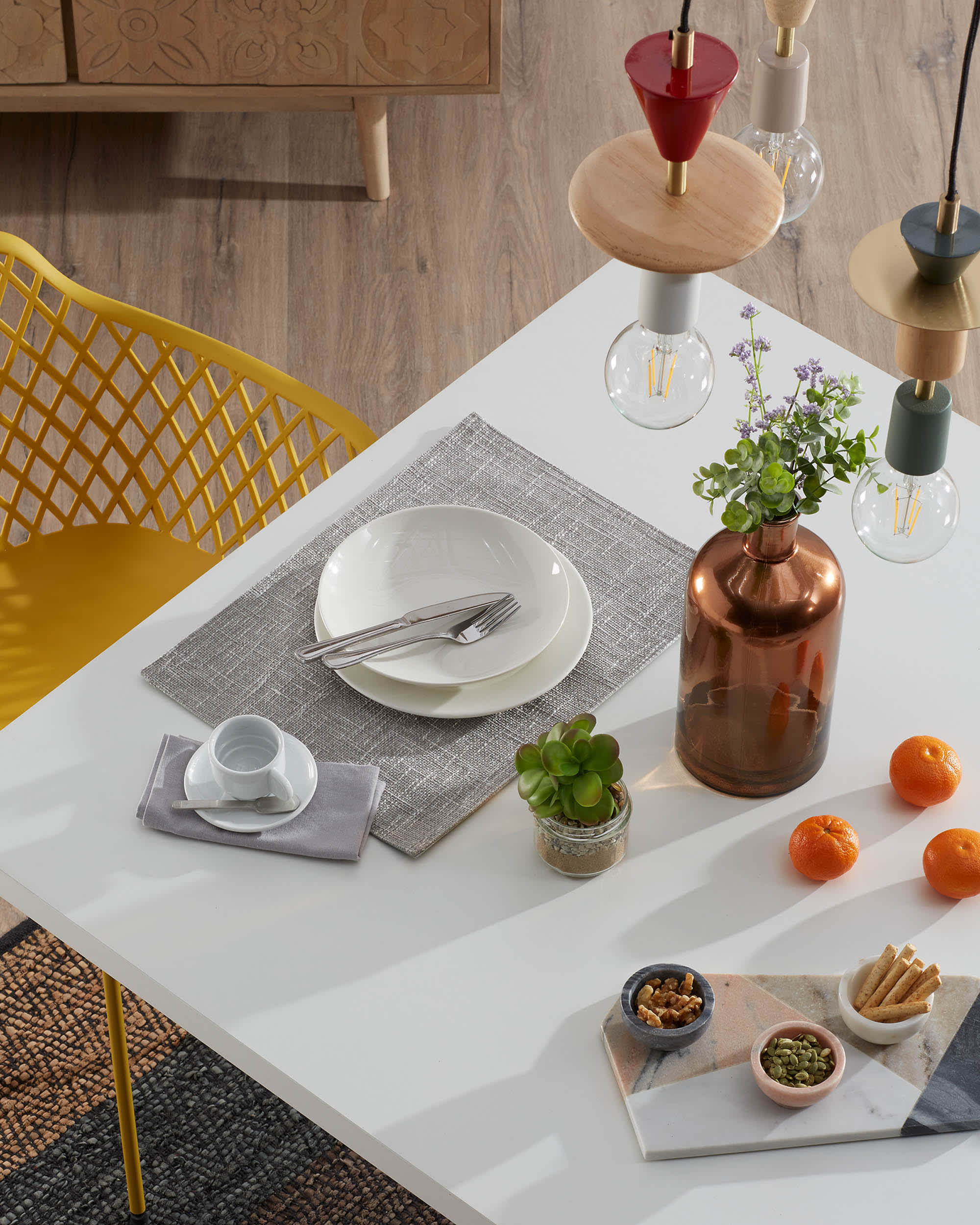 Moderner Argo Tisch 160x100 cm, weißes Melamin, Edelstahlbeine, stilvoll und robust, ideal für Esszimmer oder Büro.