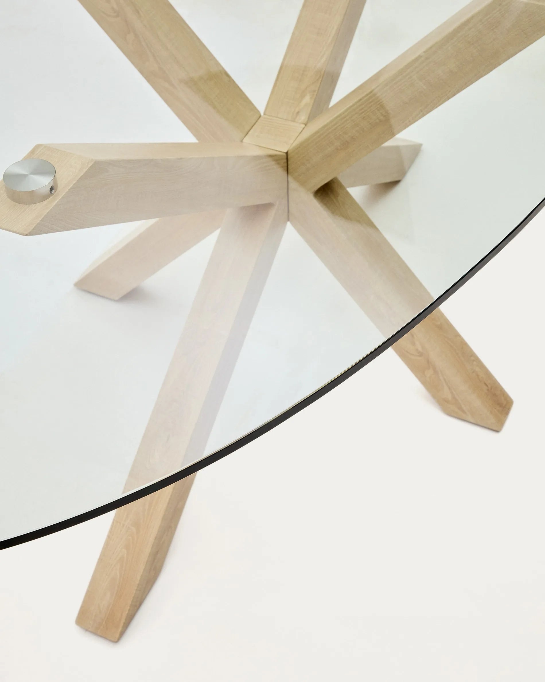 Moderner ovaler Tisch Argo mit Glasplatte und stilvollen Stahlbeinen in Holzoptik, 200 x 100 cm, perfekt für zeitgemäße Wohnräume.