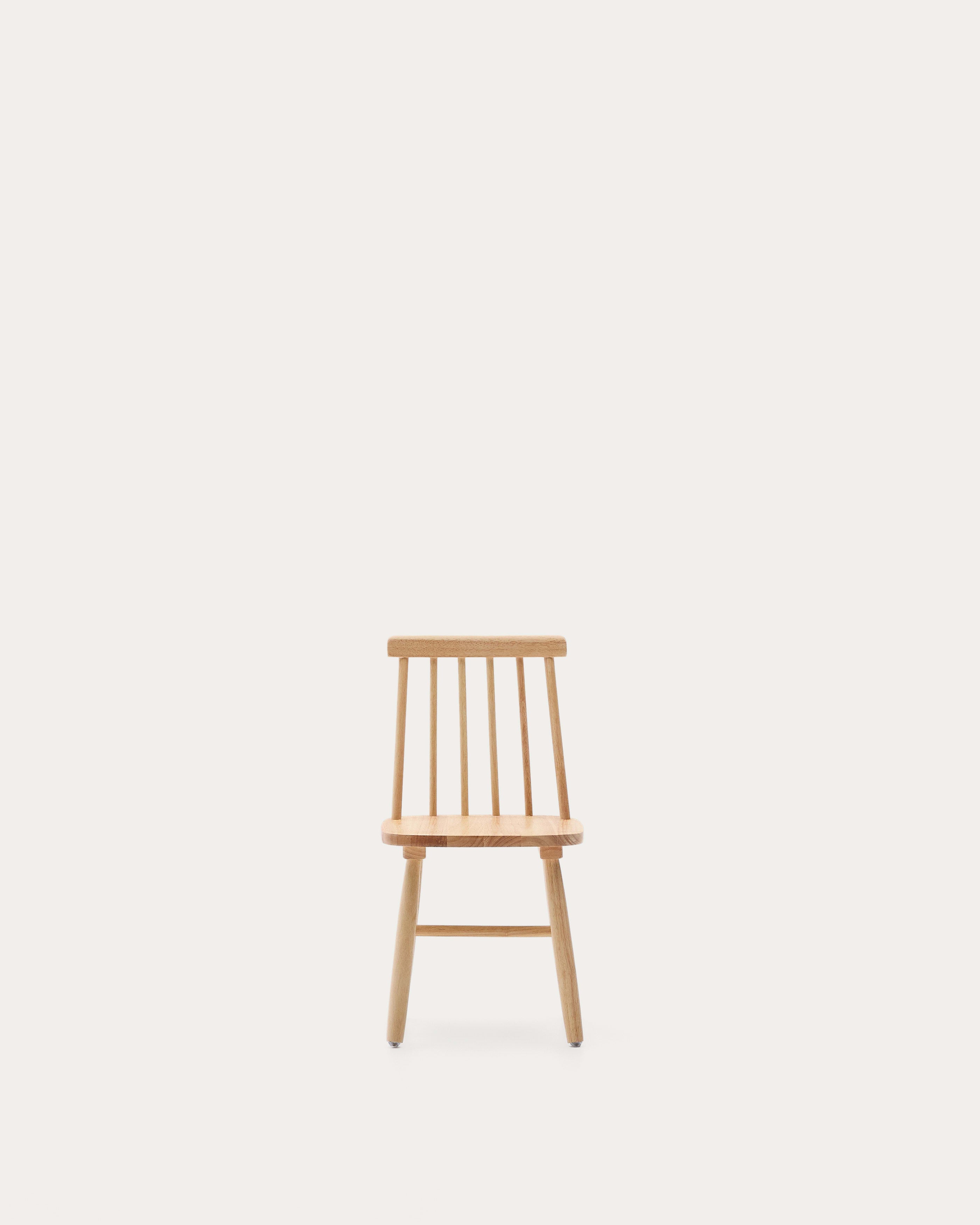 Kinderstuhl Tressia aus robustem Kautschukholz, mit natürlichem Finish, perfekt für ein modernes und umweltfreundliches Kinderzimmer.