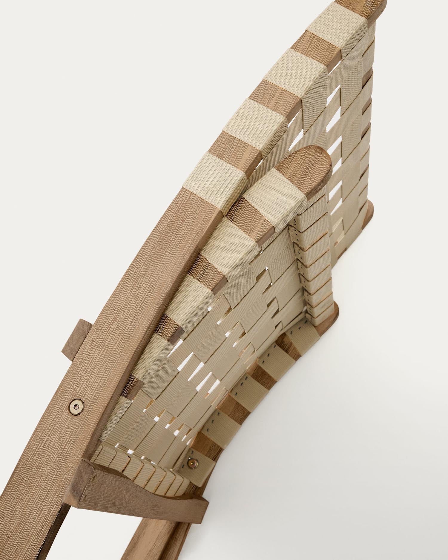 Klappsessel aus FSC-zertifiziertem Akazienholz mit cremefarbenem Seil, perfekt für nachhaltigen Komfort und stilvolles Design.