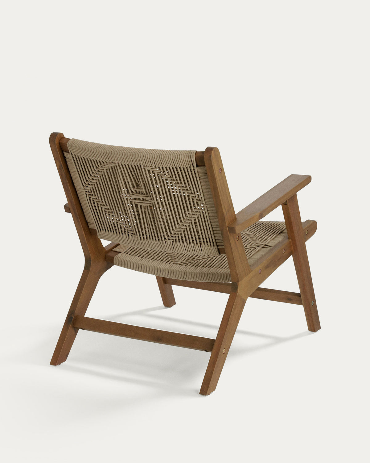 Geralda Sessel aus Akazienholz mit dunklem Finish FSC 100% in Beige präsentiert im Onlineshop von KAQTU Design AG. Outdoor-Sessel mit Armlehnen ist von Kave Home