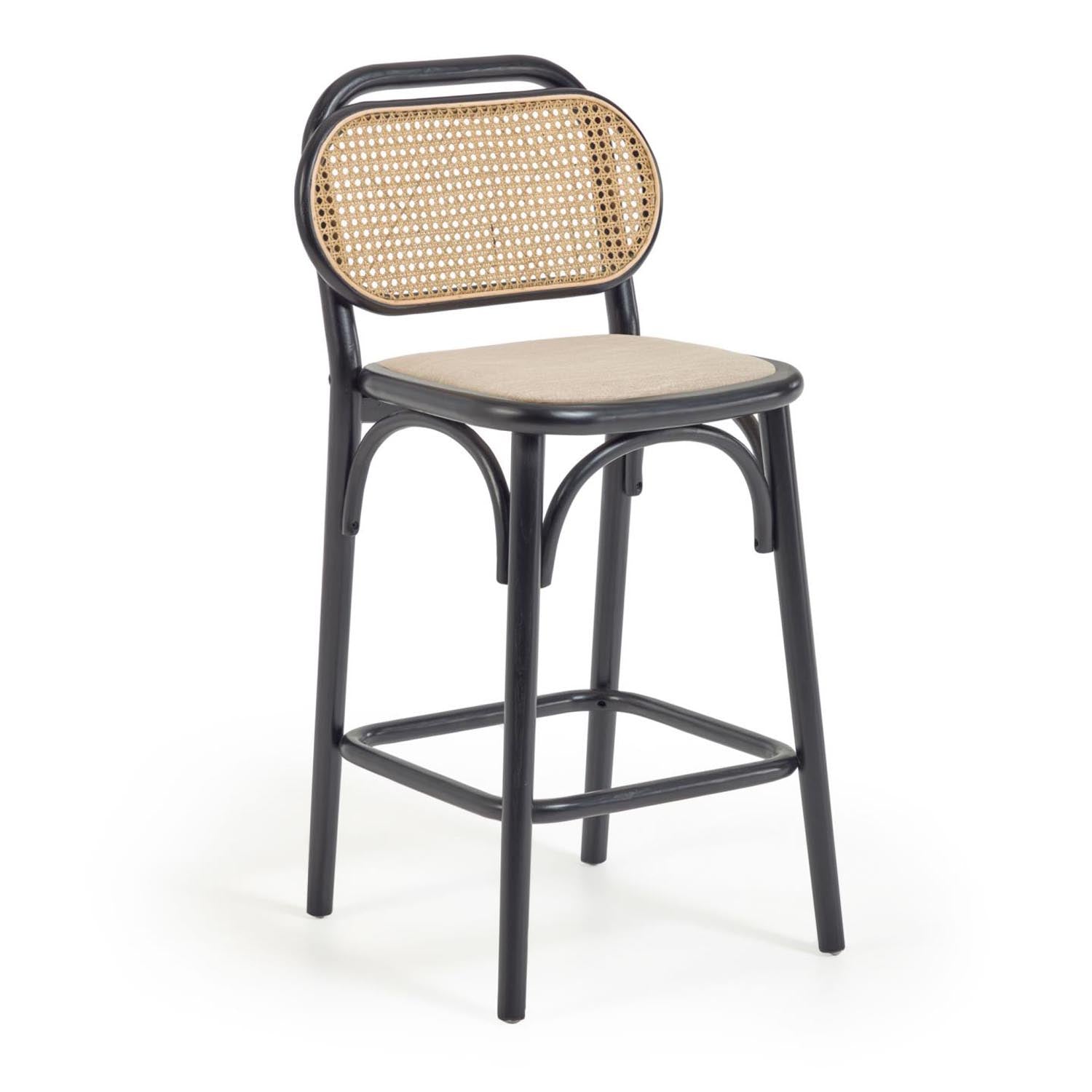 Doriane Hocker massive Ulme schwarzes Lackfinish gepolsterter Sitz 65 cm hoch in Schwarz präsentiert im Onlineshop von KAQTU Design AG. Hocker ist von Kave Home