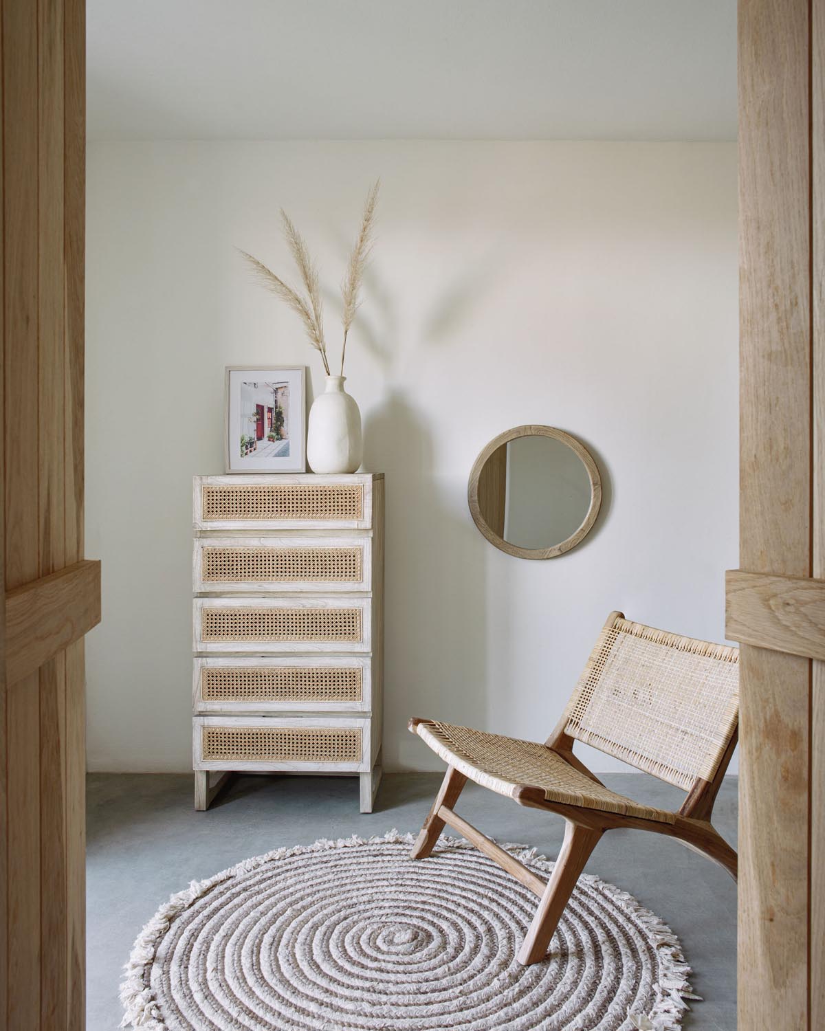 Beida armchair made of solid teak wood