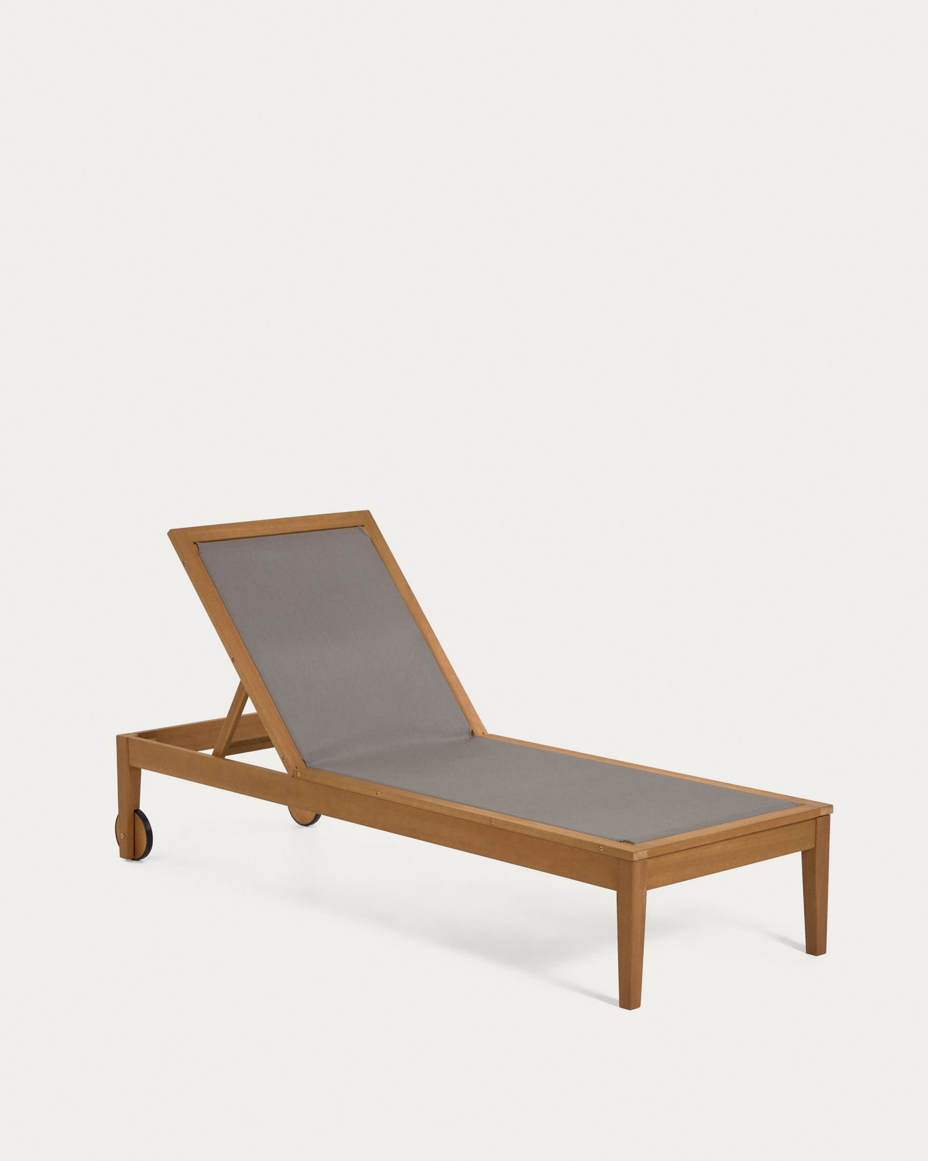 3D-Modell einer grünen, verstellbaren Sonnenliege aus FSC-zertifiziertem Eukalyptusholz.