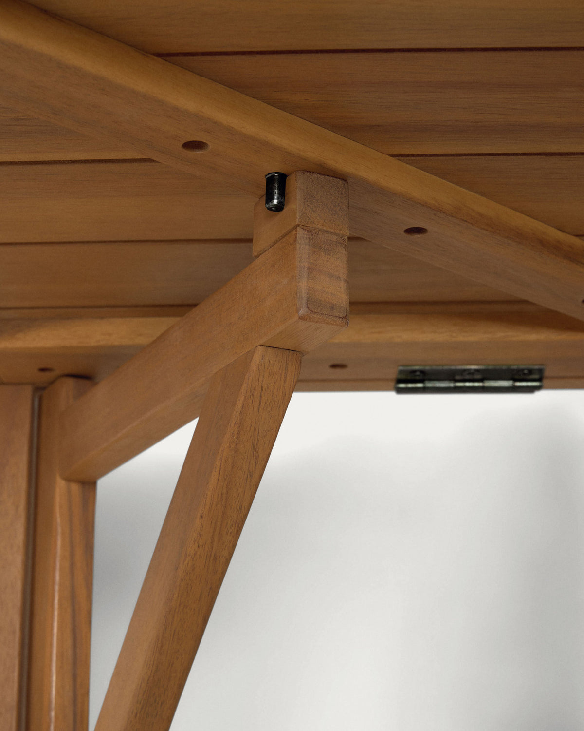 Amarilis Klapptisch für den Balkon aus massivem Akazienholz 40 x 42 cm FSC 100% in Natur, Braun präsentiert im Onlineshop von KAQTU Design AG. Beistelltisch Outdoor ist von Kave Home
