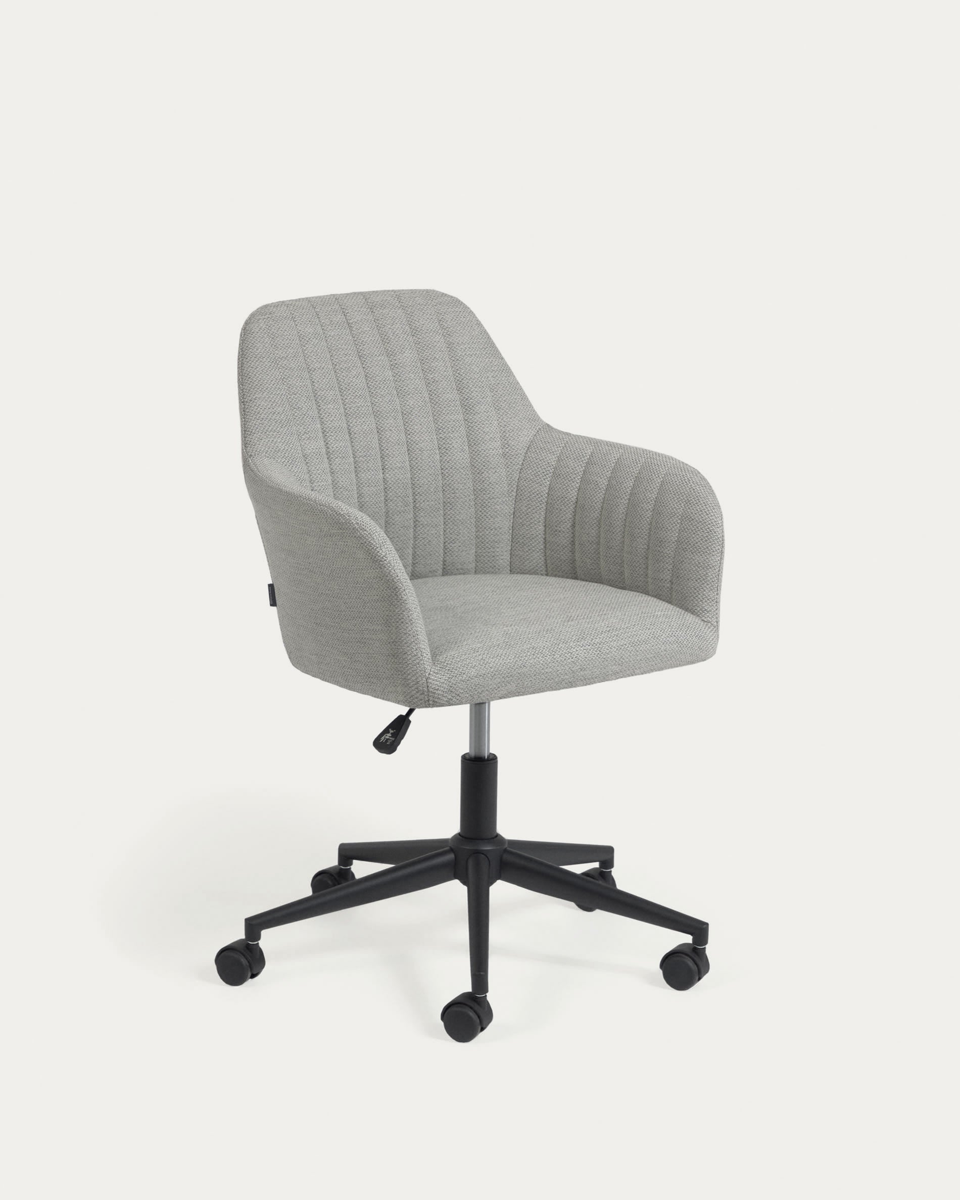 3D-Modell: Madina Schreibtischstuhl, hellgrau, mattschwarze Stahlbeine, ergonomisch, modern, ideal für Home Office.