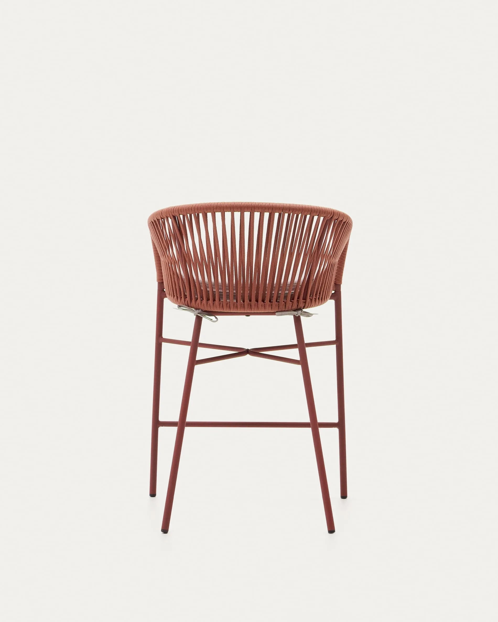 Stapelbarer Hocker Yanet, 65 cm, mit Terrakotta-Seil, vereint modernes Design und Funktionalität für stilvolle Räume.