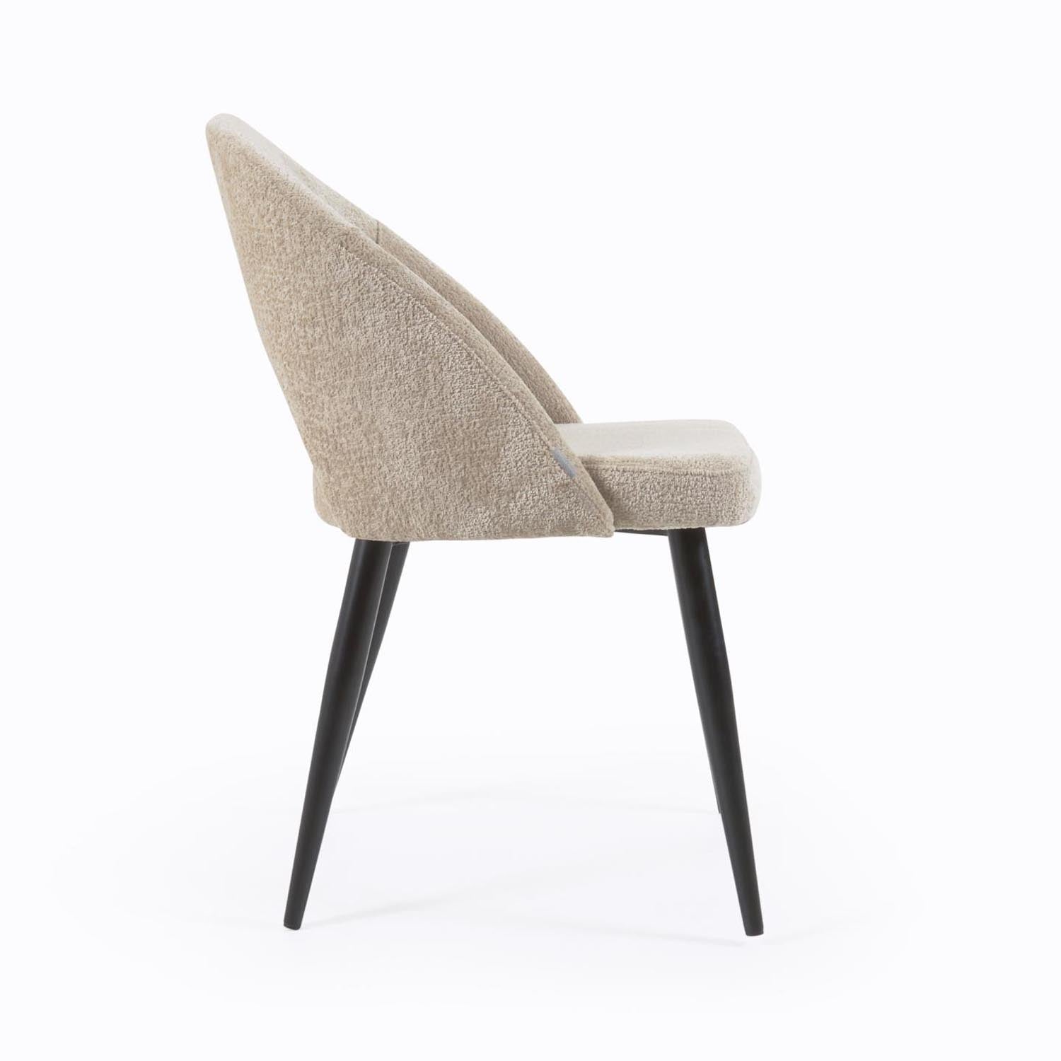 Stuhl Mael aus beigem Chenille und Stahlbeinen mit schwarzem Finish in Beige, Schwarz präsentiert im Onlineshop von KAQTU Design AG. Stuhl ist von Kave Home