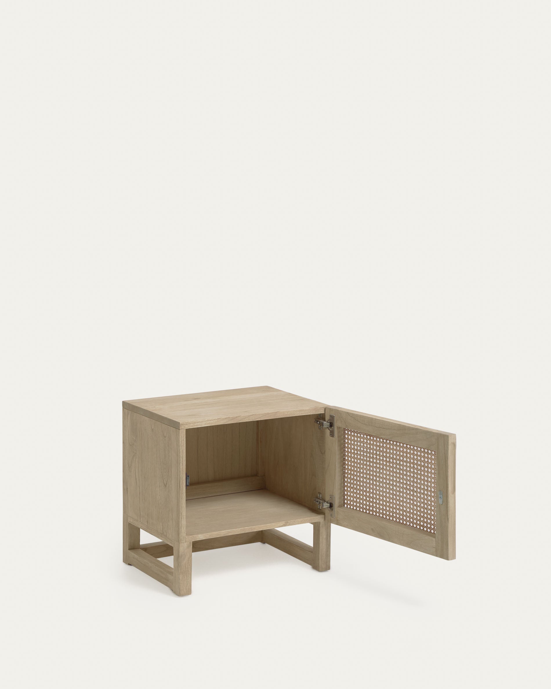 Eleganter Nachttisch aus massivem Holz und Mindi-Furnier mit Rattan-Details, 50x48 cm, von Kave Home. Stilvoll und praktisch zugleich.