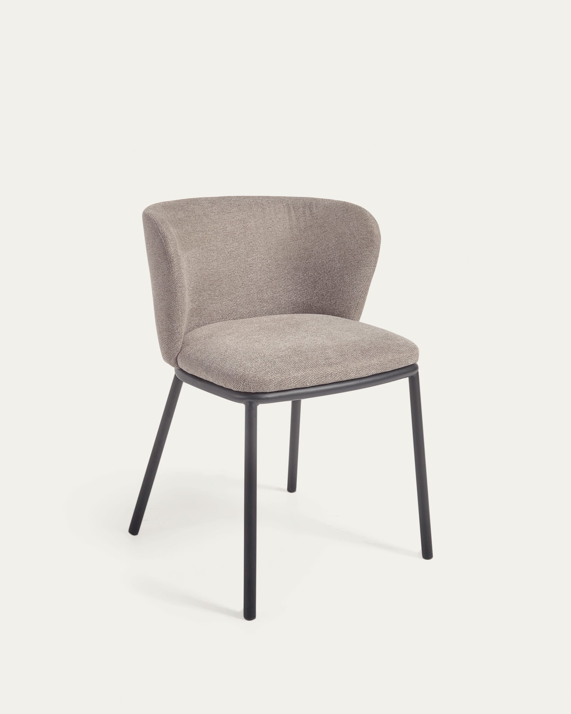 3D-Modell des Ciselia Stuhls: hellbraune Chenille, modernes Design, hoher Komfort, robuste Stahlkonstruktion.