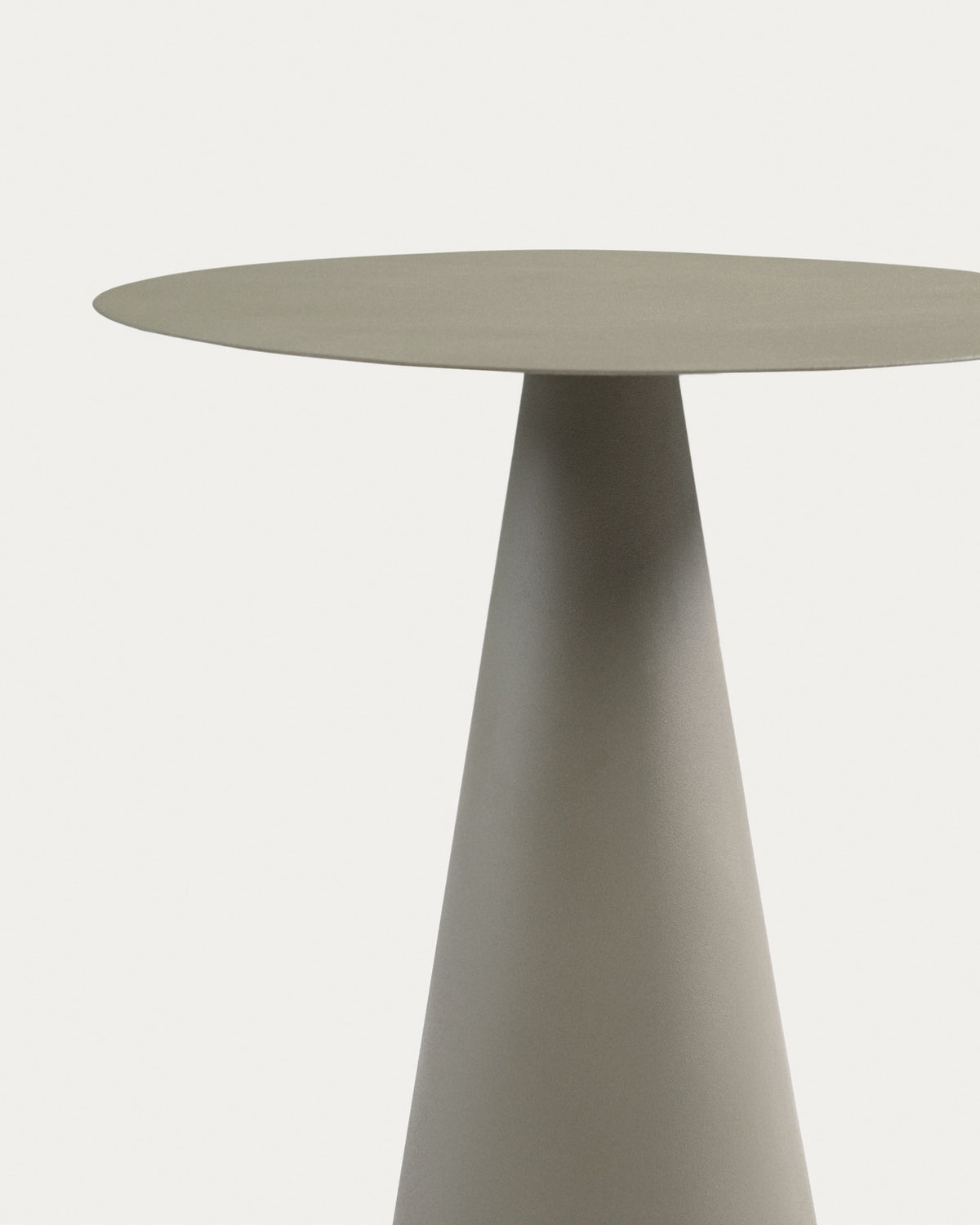 Shirel Beistelltisch Ø 40 cm grün in Grün präsentiert im Onlineshop von KAQTU Design AG. Beistelltisch ist von Kave Home