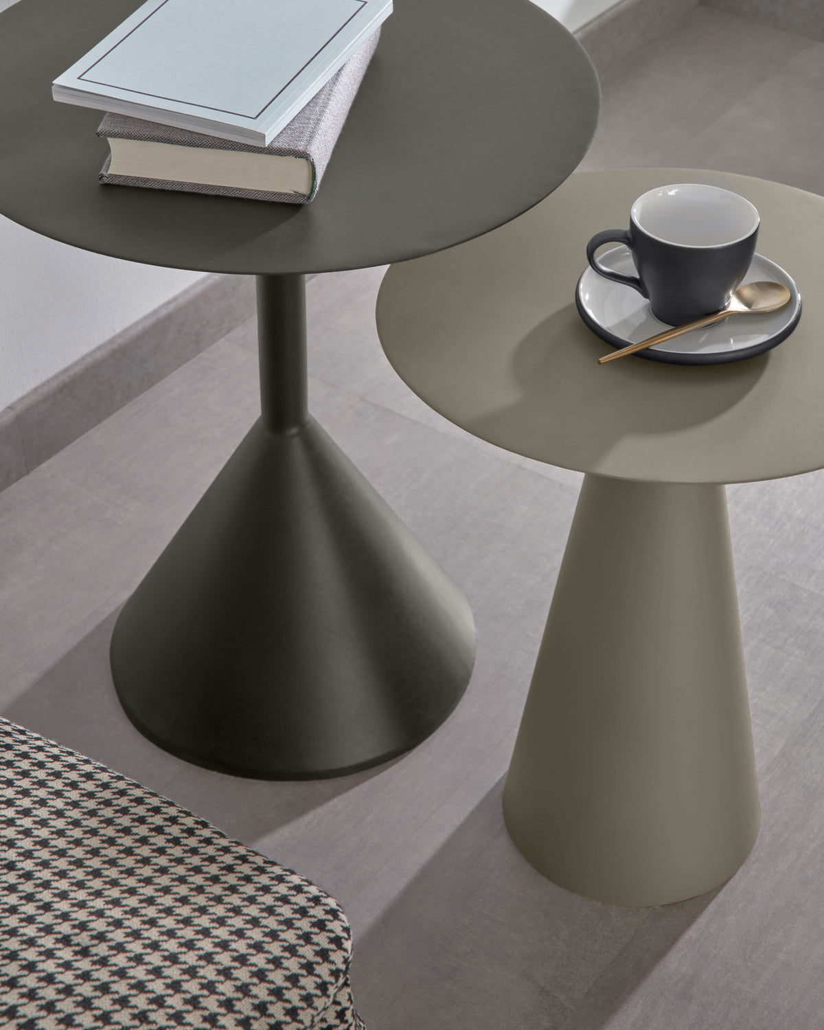 Shirel Beistelltisch Ø 40 cm grün in Grün präsentiert im Onlineshop von KAQTU Design AG. Beistelltisch ist von Kave Home