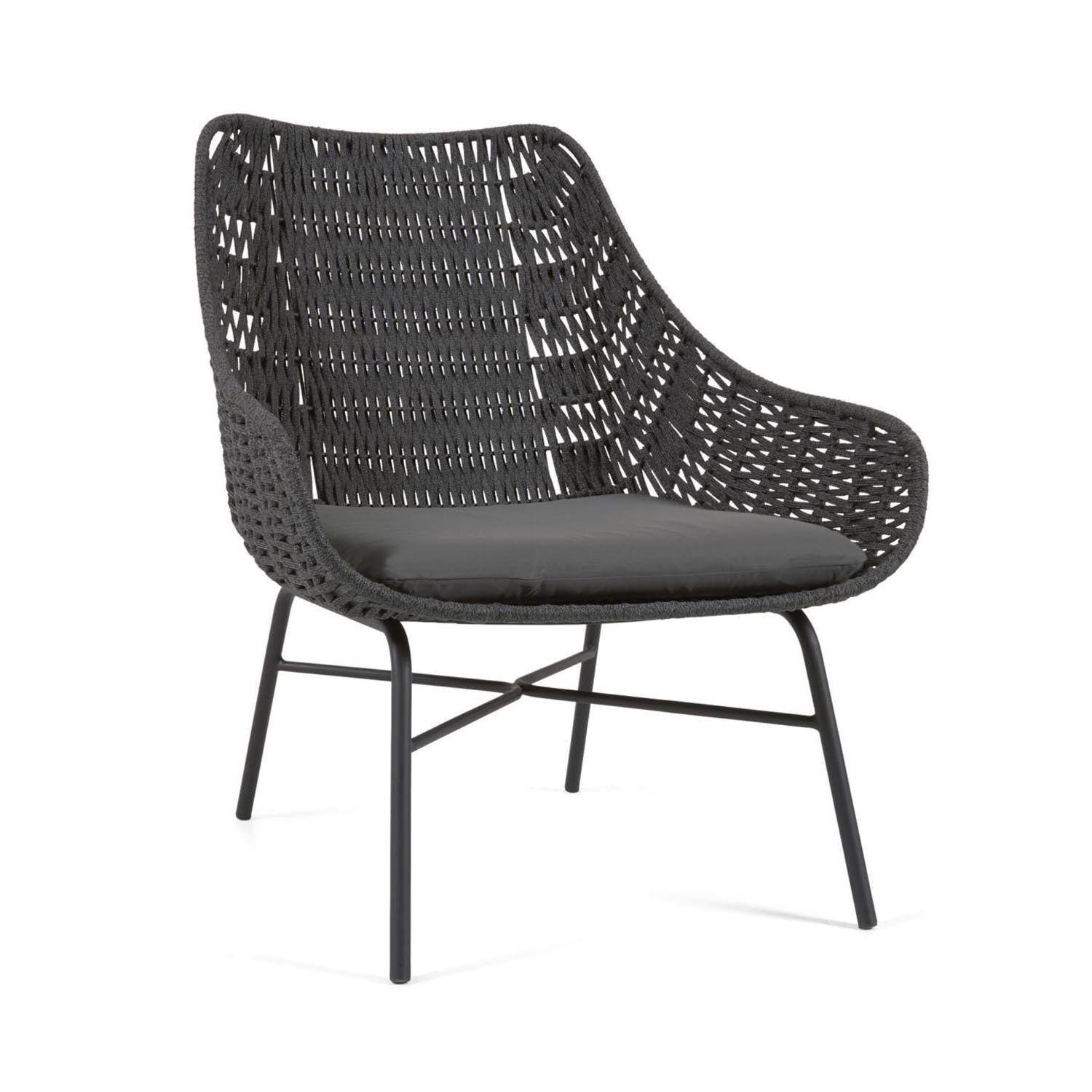  
Stilvoller Abeli Seilsessel in Schwarz vonKave Home, ideal für den Aussenbereich.