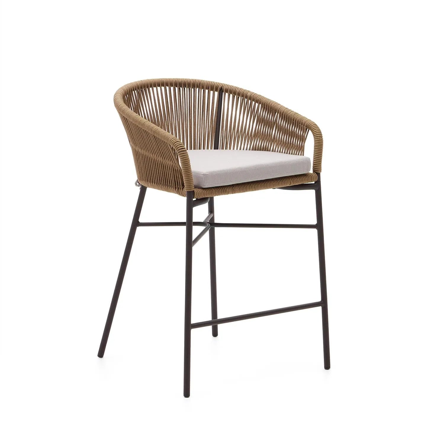 Yanet Hocker 65 cm: Beiges Seil, modernes Design von Kave Home.