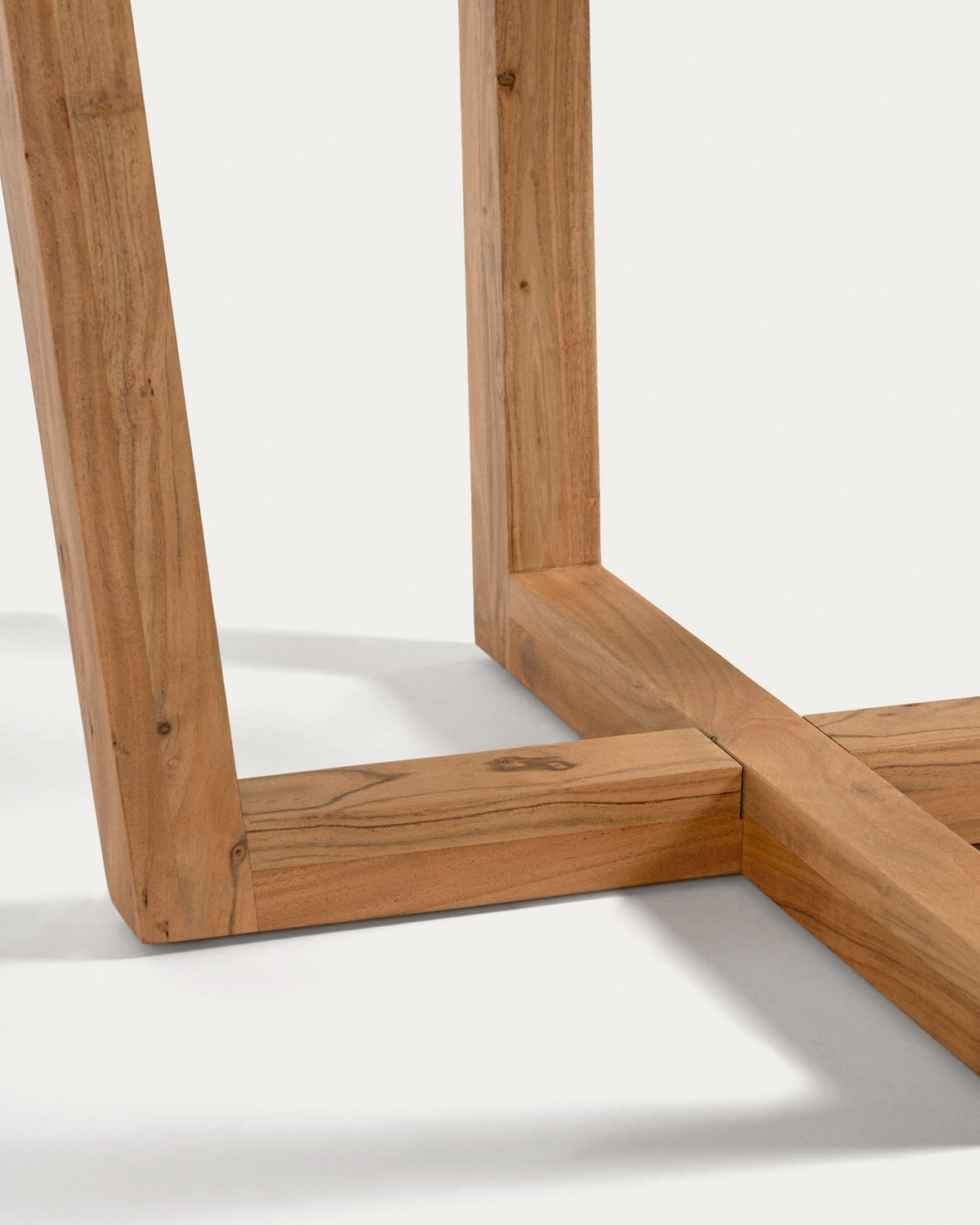 Runder Tisch Nahla aus massivem Akazienholz mit natürlichem Finish, Ø 120 cm, FSC 100 % in Natur präsentiert im Onlineshop von KAQTU Design AG. Esstisch ist von Kave Home