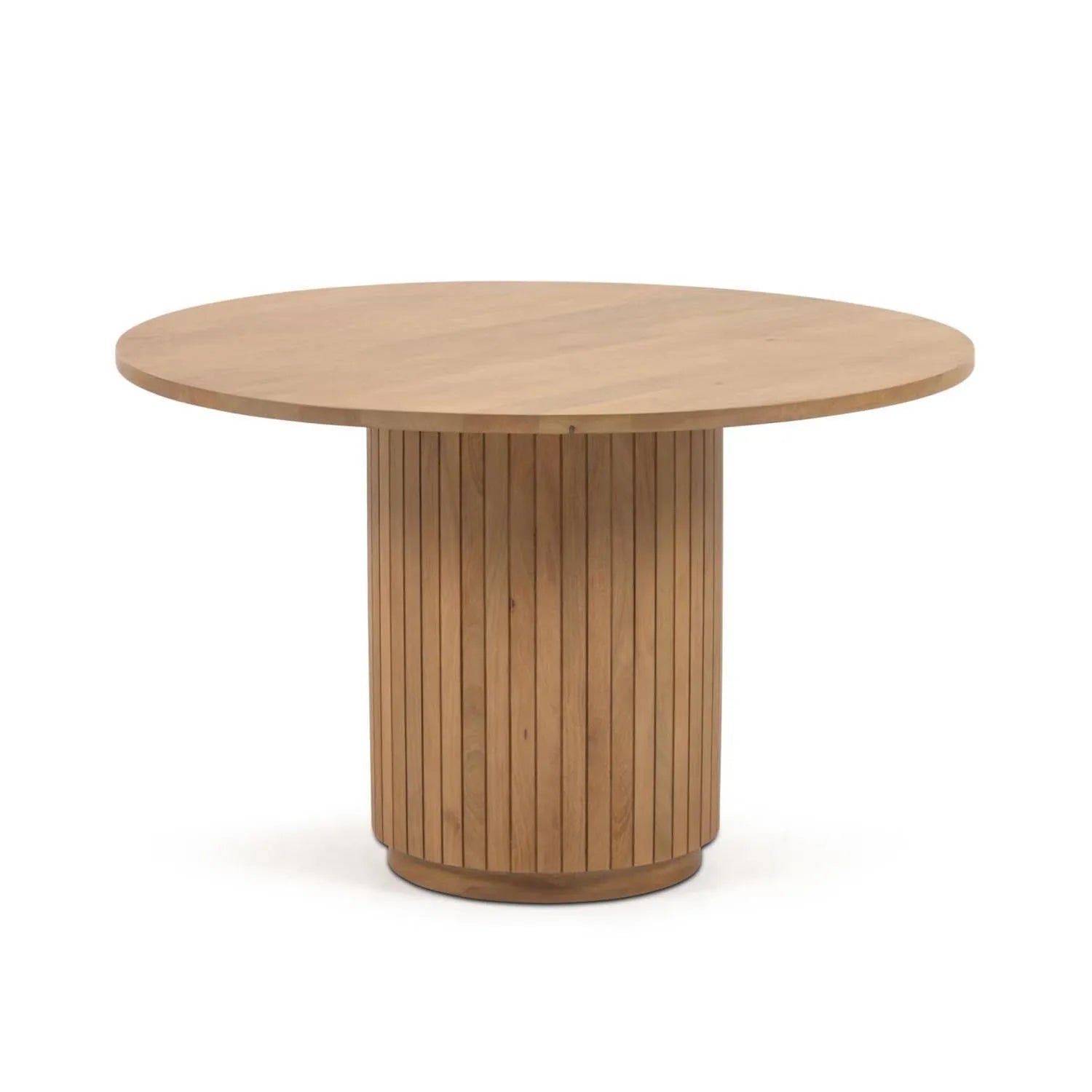 Runder Licia Tisch aus massivem Mangoholz, Ø 120 cm, natürliches Finish, ideal für Garten und Terrasse, von Kave Home.