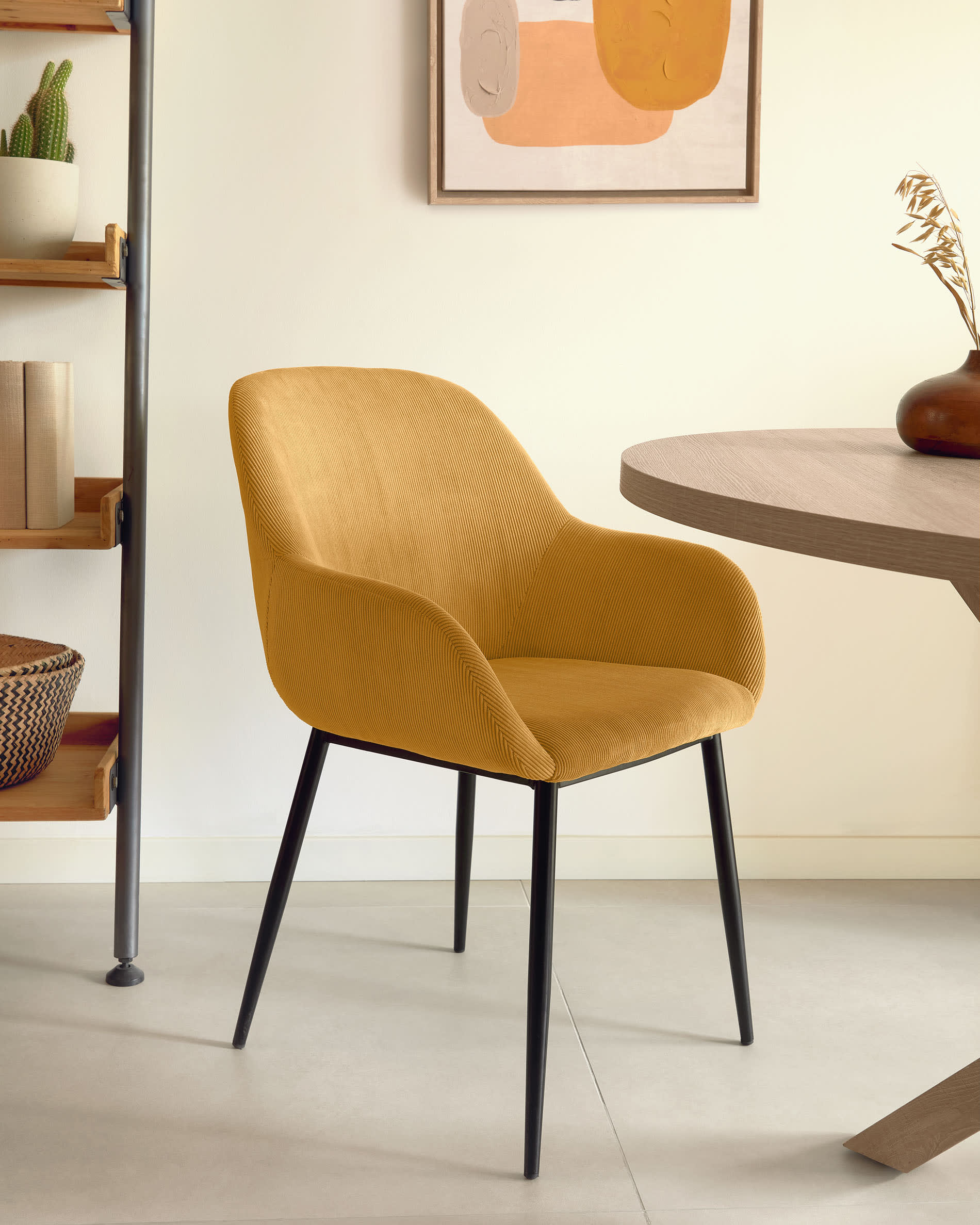 Runder Tisch Argo Ø 120 cm, Melaminoberfläche in Holzoptik, robuste Stahlbeine, ideal für modernes Wohnen und vielseitige Nutzung.