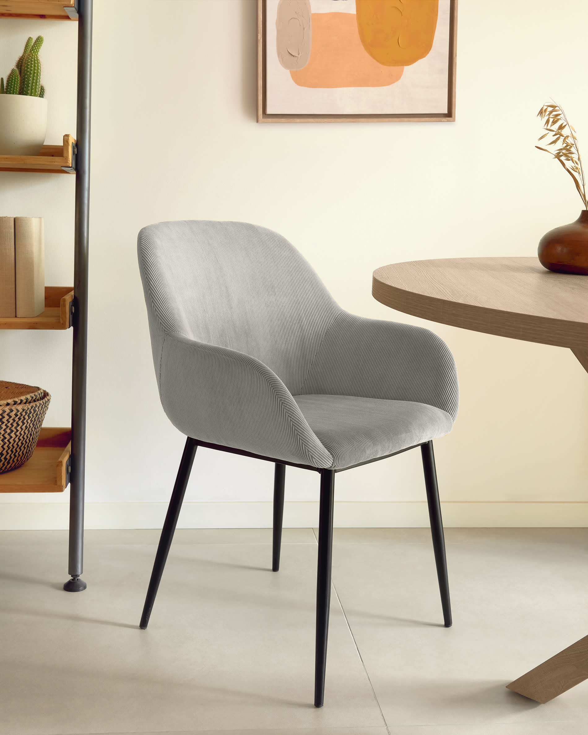Runder Tisch Argo Ø 120 cm, Melaminoberfläche in Holzoptik, Stahlbeine in Holzdesign, ideal für stilvolle und moderne Wohnräume.
