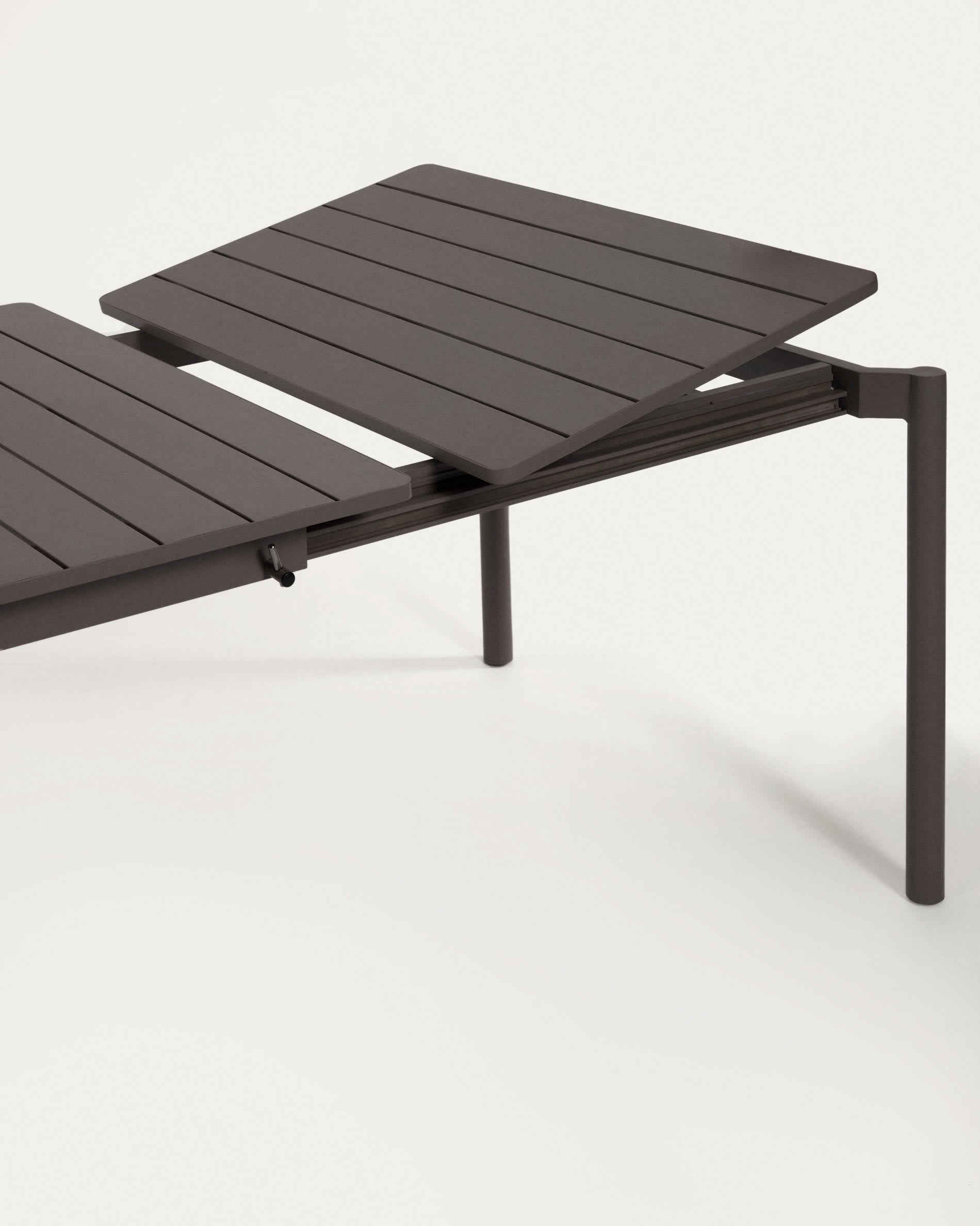Zaltana Outdoor-Tisch, Aluminium, matt dunkelgrau, ausziehbar 180-240 cm, modern und ideal für elegante Außenbereiche.