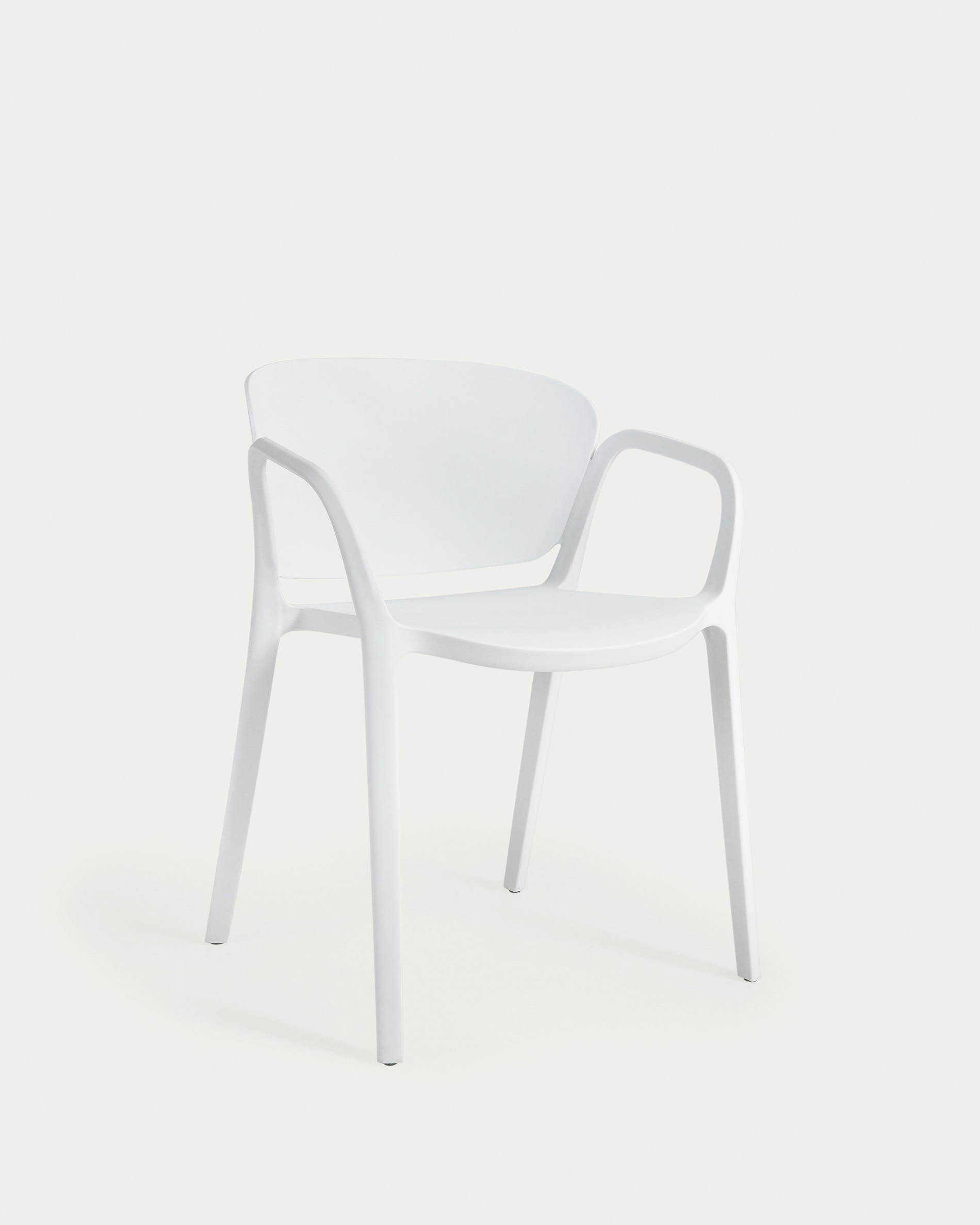 Moderner, stapelbarer Outdoor-Stuhl aus recycelbarem, UV-beständigem Plastik in elegantem Weiss.