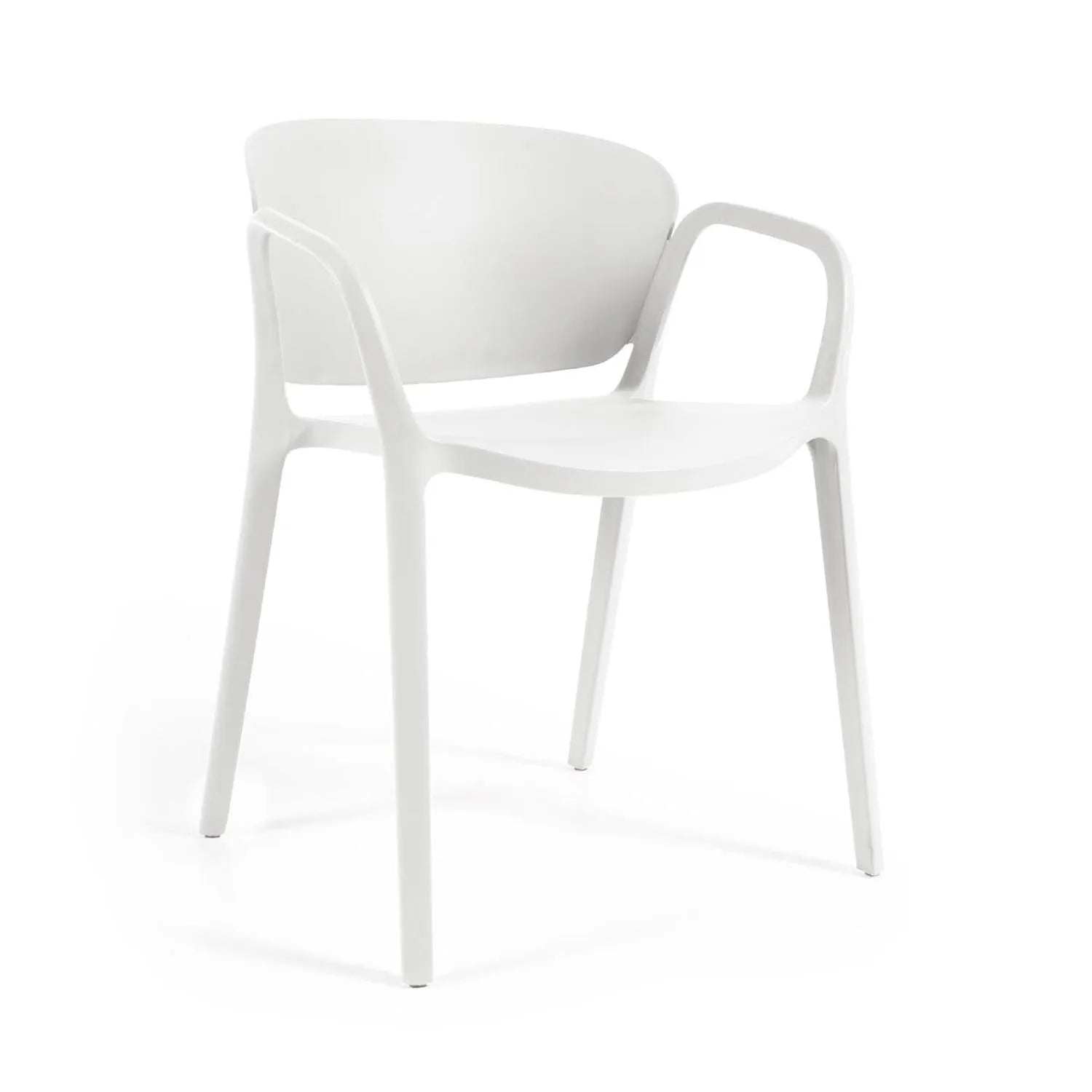 Moderner, stapelbarer Outdoor-Stuhl aus recycelbarem, UV-beständigem Plastik in elegantem Weiß.