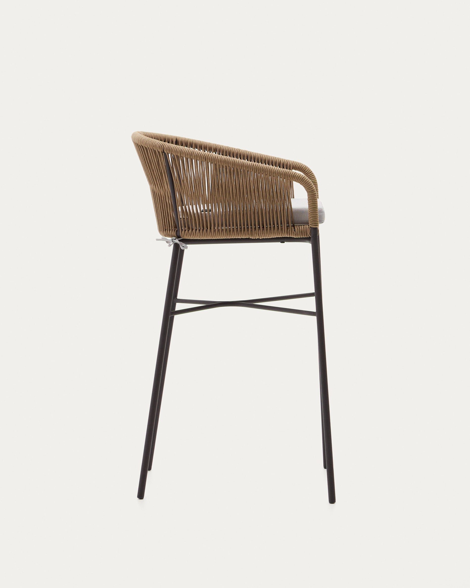 Eleganter Yanet Hocker: Beige Seil & Stahl, 80 cm, von Kave Home.