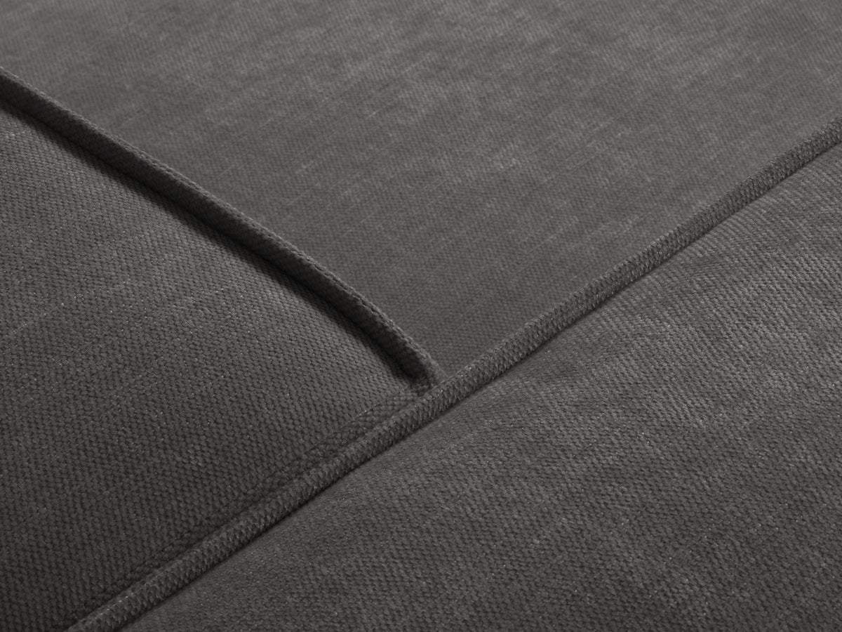 Zweisitzer-Sofa Turin von Cosmopolitan Design, Bezug in Light Beige-Rosario Chenille-Optik, Beine aus schwarzem Buchenholz, klare Linienführung.