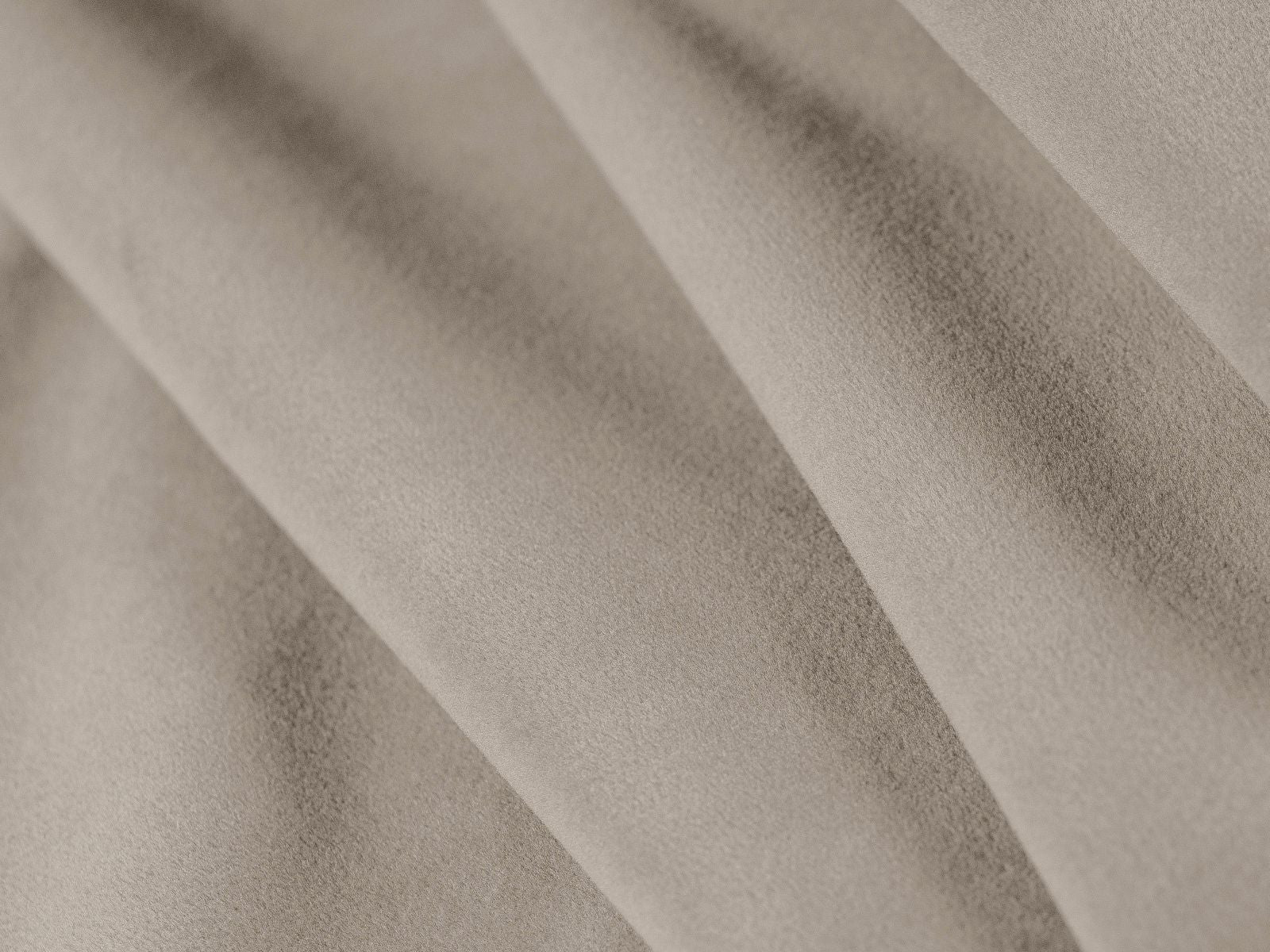 Modernes 2-Sitzer Sofa Aveiro in neutralem Beige, perfekt für gemütliche Wohnzimmer und entspannte Stunden, erhältlich bei KAQTU.