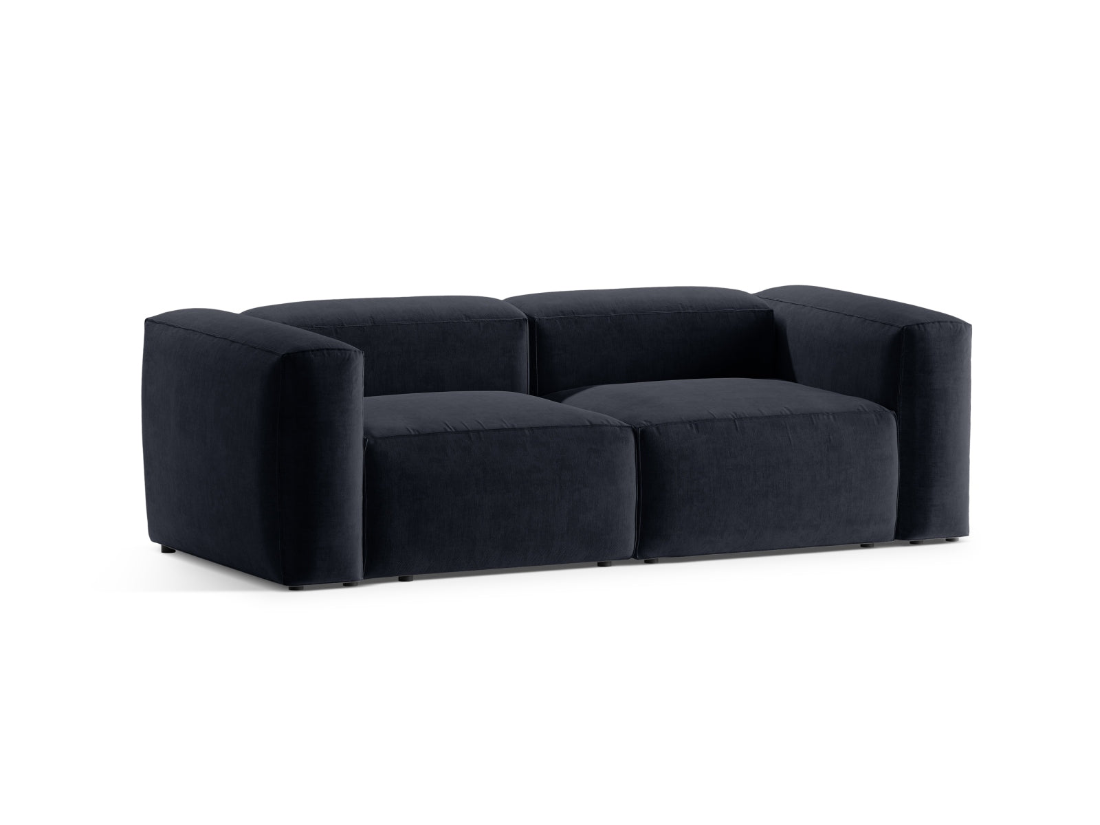 Entdecken Sie das elegante Bergamo Modular Sofa 2 Sitzer von Cosmopolitan Design – perfekt für zeitgemässe Wohnkonzepte und gemütliche Stunden!