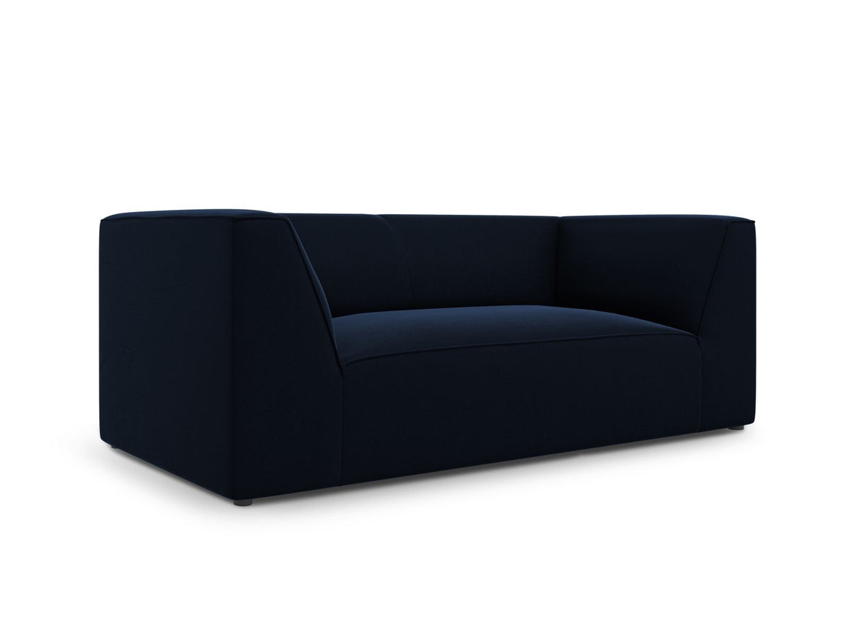 Zweisitzer-Sofa Siena in Beige-Salvador-Samt mit schwarzen Kunststoffbeinen, gepolsterter Sitzfläche und niedriger Rückenlehne, Frontansicht.