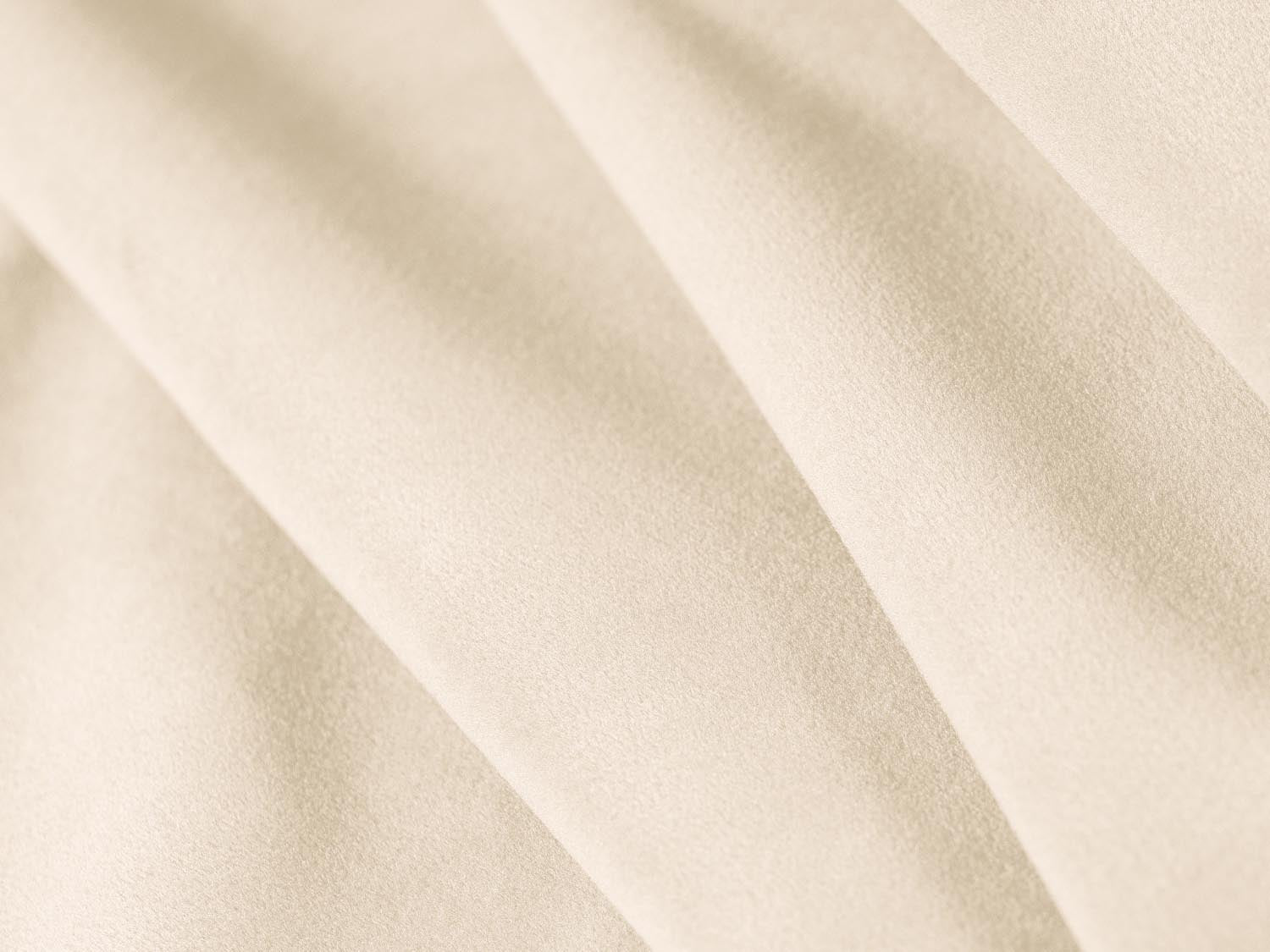 Entdecken Sie das stilvolle Belfast Velour Sofa von Cosmopolitan Design – ein 3-Sitzer mit praktischer Schlaffunktion und integriertem Stauraum für maximalen Komfort.