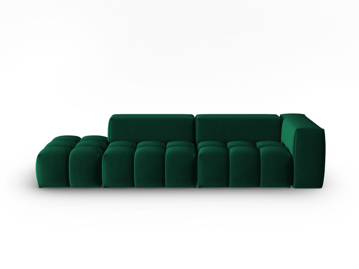 Modulares 4er Sofa Verona mit sandfarbenem Casino-Samtbezug, schwarzen Kunststoffbeinen und geradliniger Rückenlehne, Ansicht von links.
