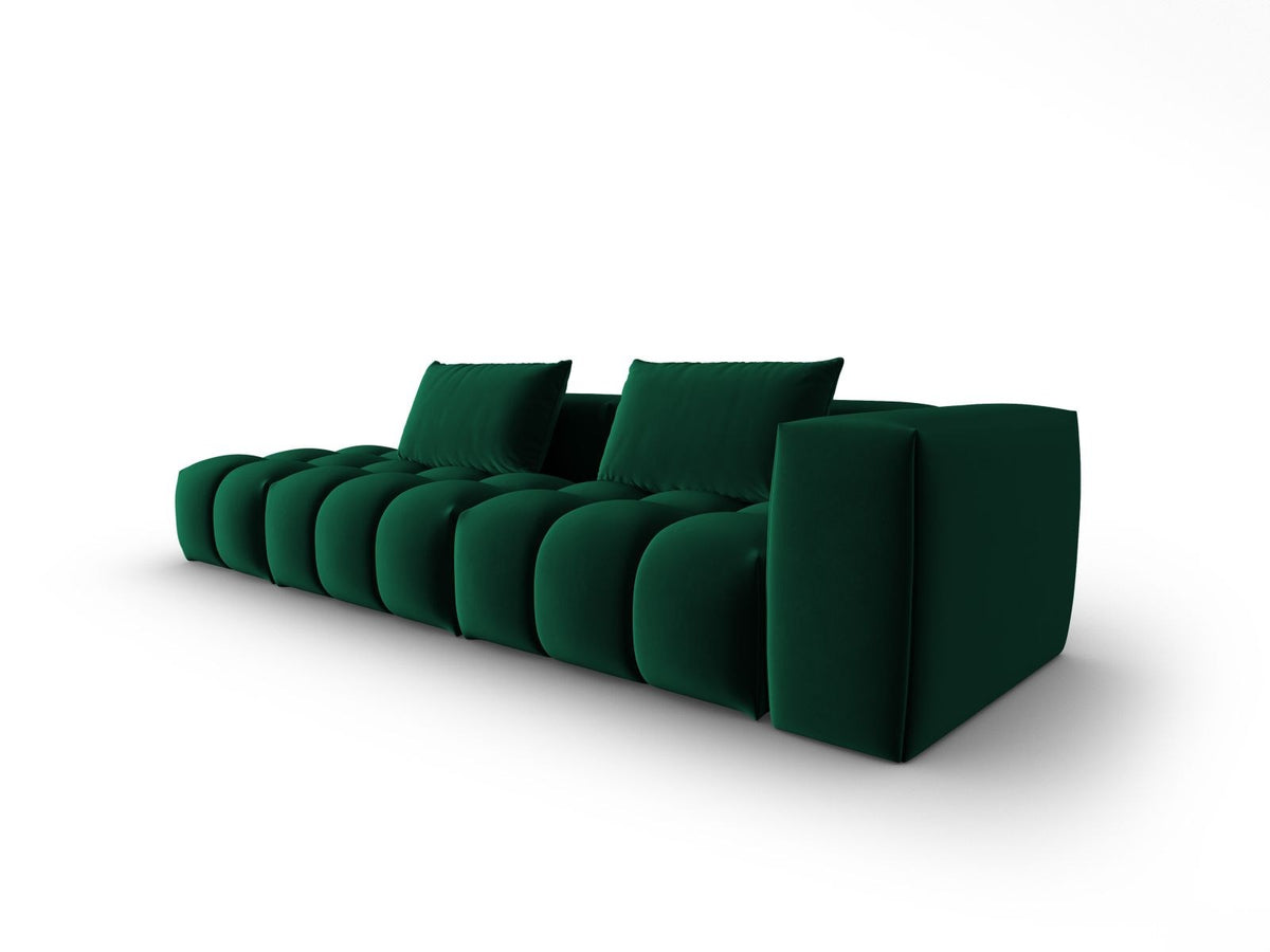 Modulares 4er Sofa Verona mit sandfarbenem Casino-Samtbezug, schwarzen Kunststoffbeinen und geradliniger Rückenlehne, Ansicht von links.