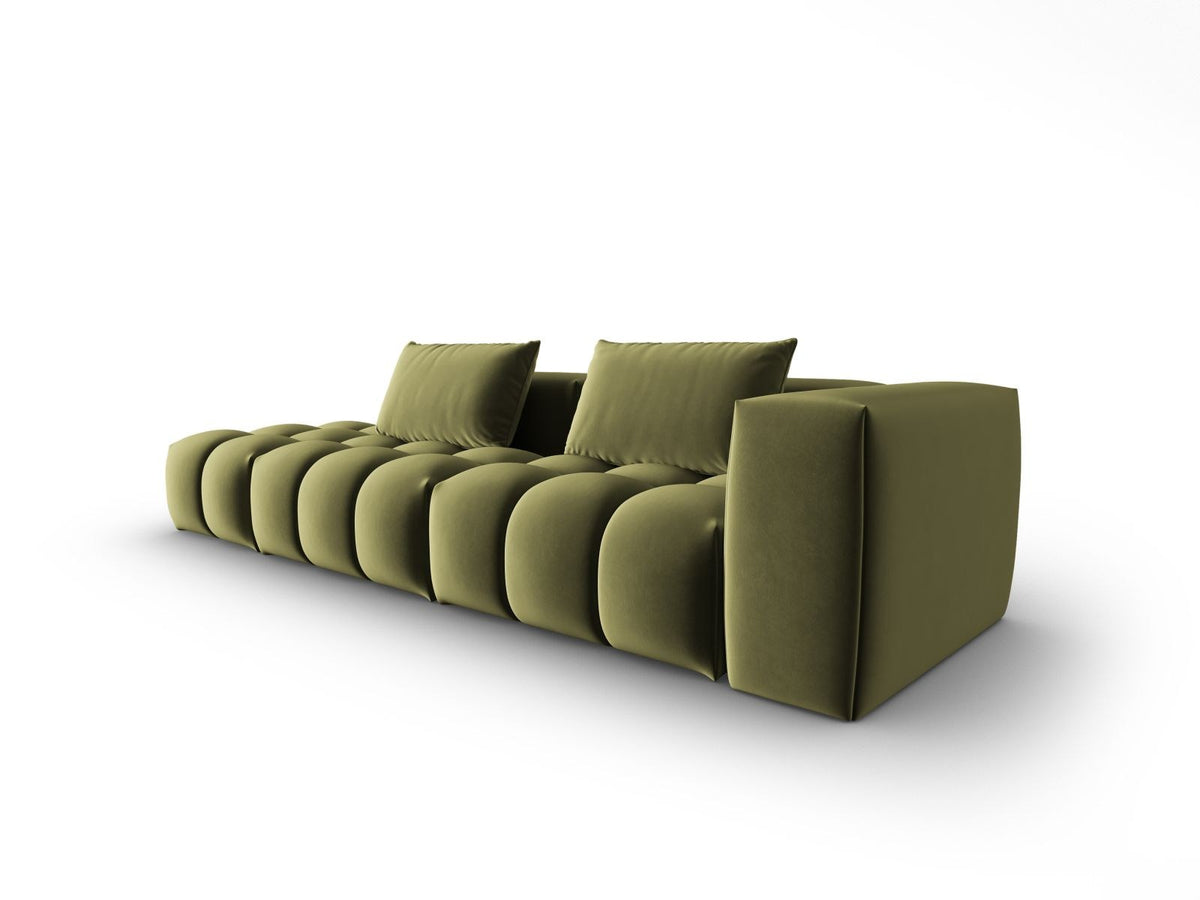 Modulares 4er Sofa Verona mit sandfarbenem Casino-Samtbezug, schwarzen Kunststoffbeinen und geradliniger Rückenlehne, Ansicht von links.