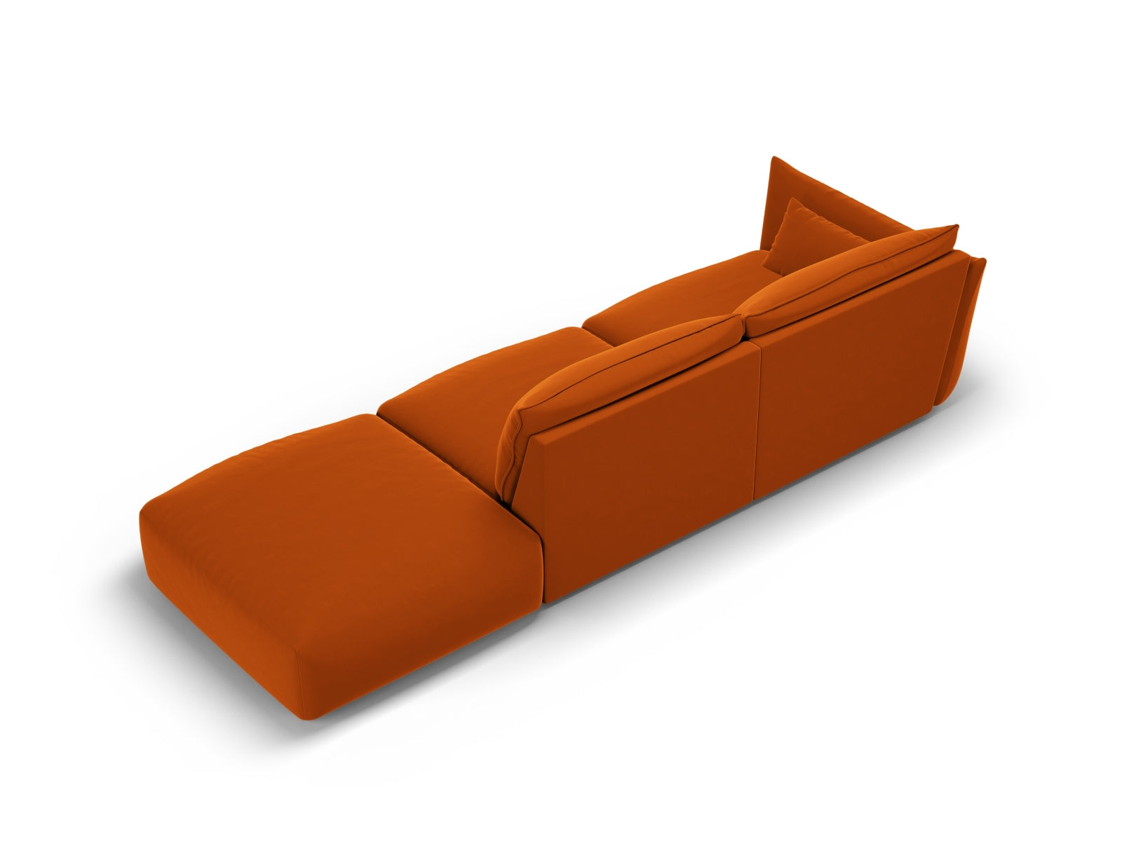 Elegantes 4-Sitzer Sofa Matera in warmem Terracotta, ideal für stilvolle Wohnräume und gesellige Abende, von Cosmopolitan Design.