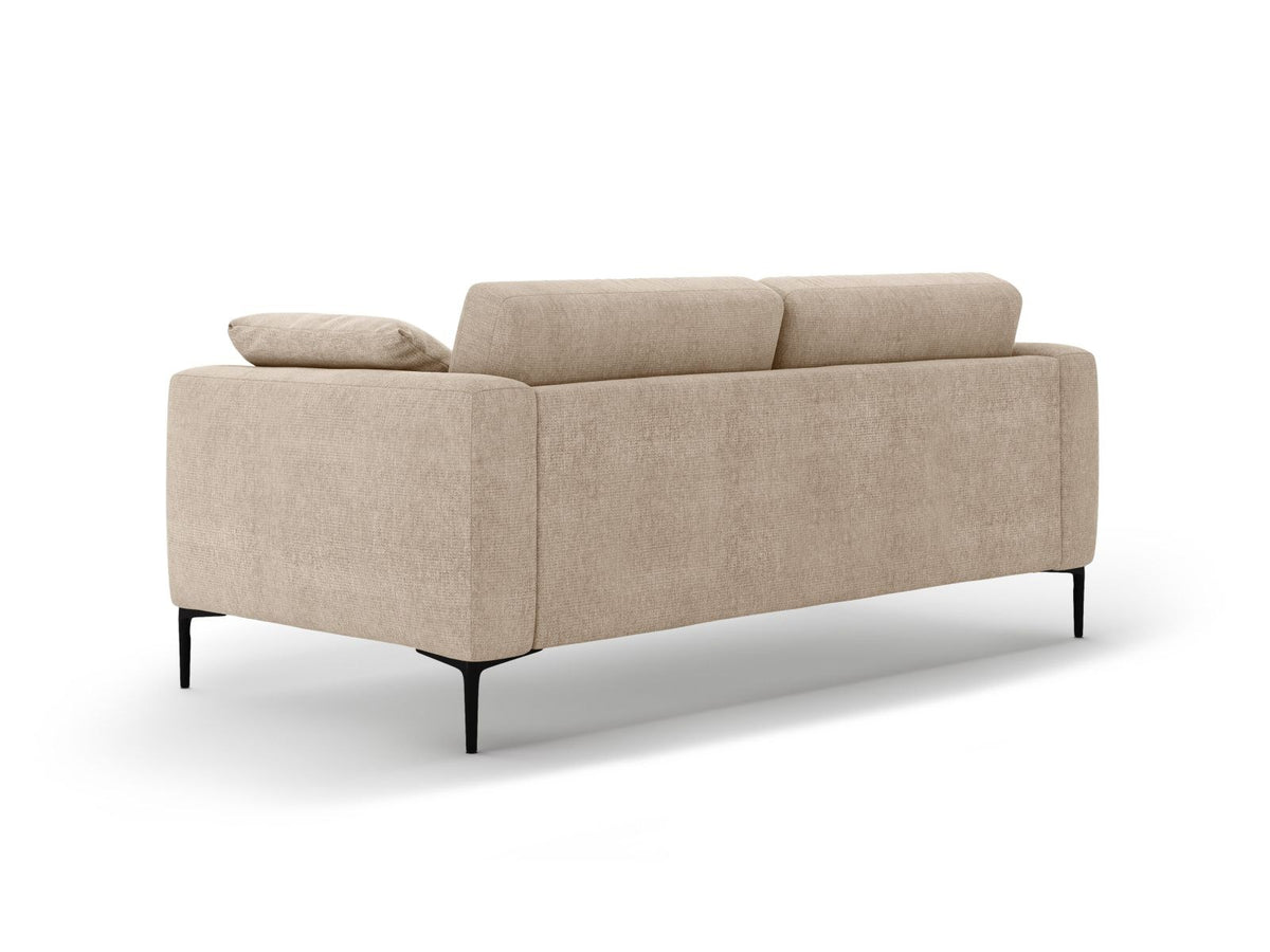 Beige-Sorella 3-Sitzer Sofa mit Strukturstoff, Massivholzrahmen und schwarzen Metallbeinen, klassische Sofaform mit gerader Rückenlehne.