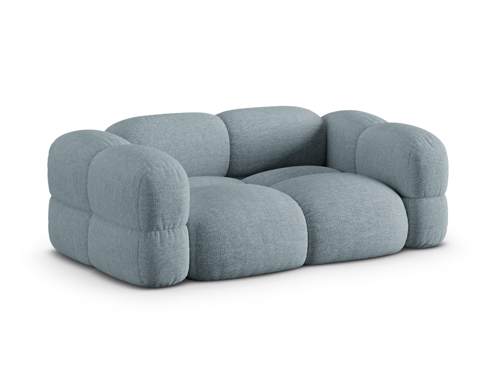 Gemütliches Loretto 3-Sitzer Sofa in sanftem Pastellblau, perfekt für ein modernes und einladendes Wohnzimmer.